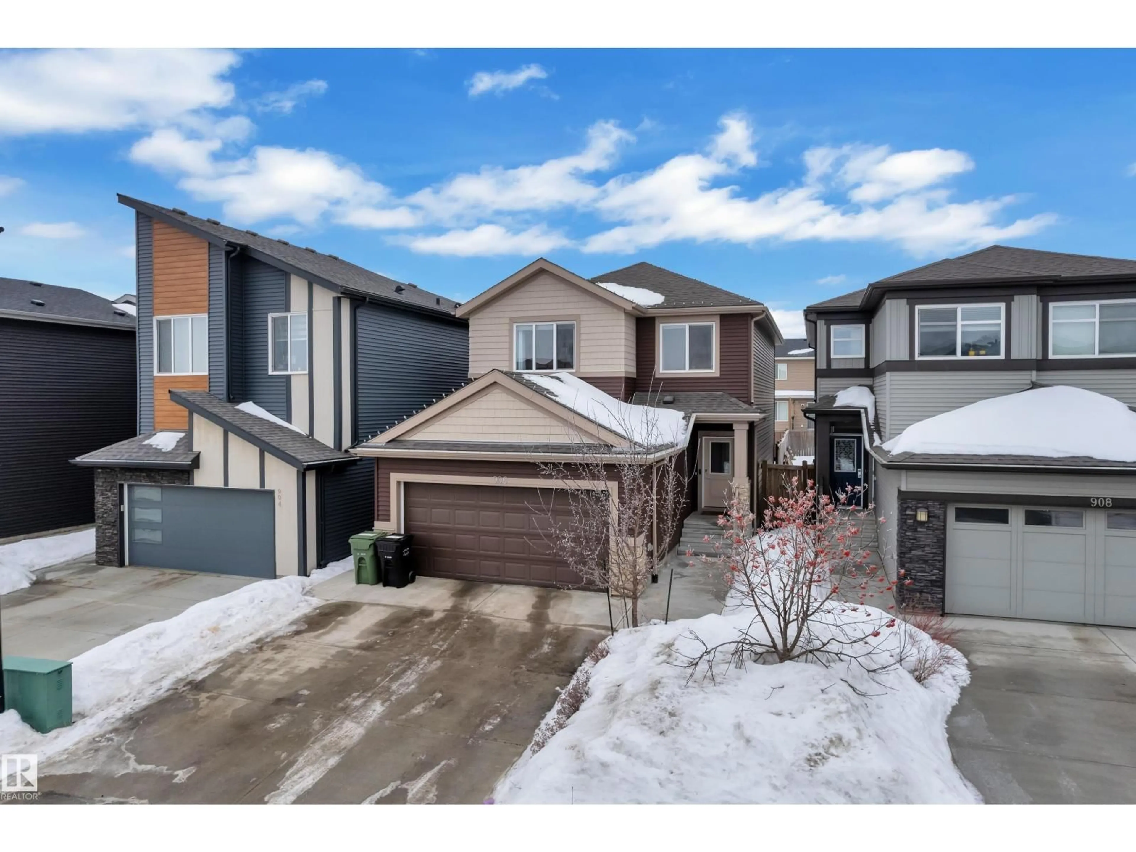 A pic from outside/outdoor area/front of a property/back of a property/a pic from drone, street for 906 BERG PL, Leduc Alberta T9E1H2