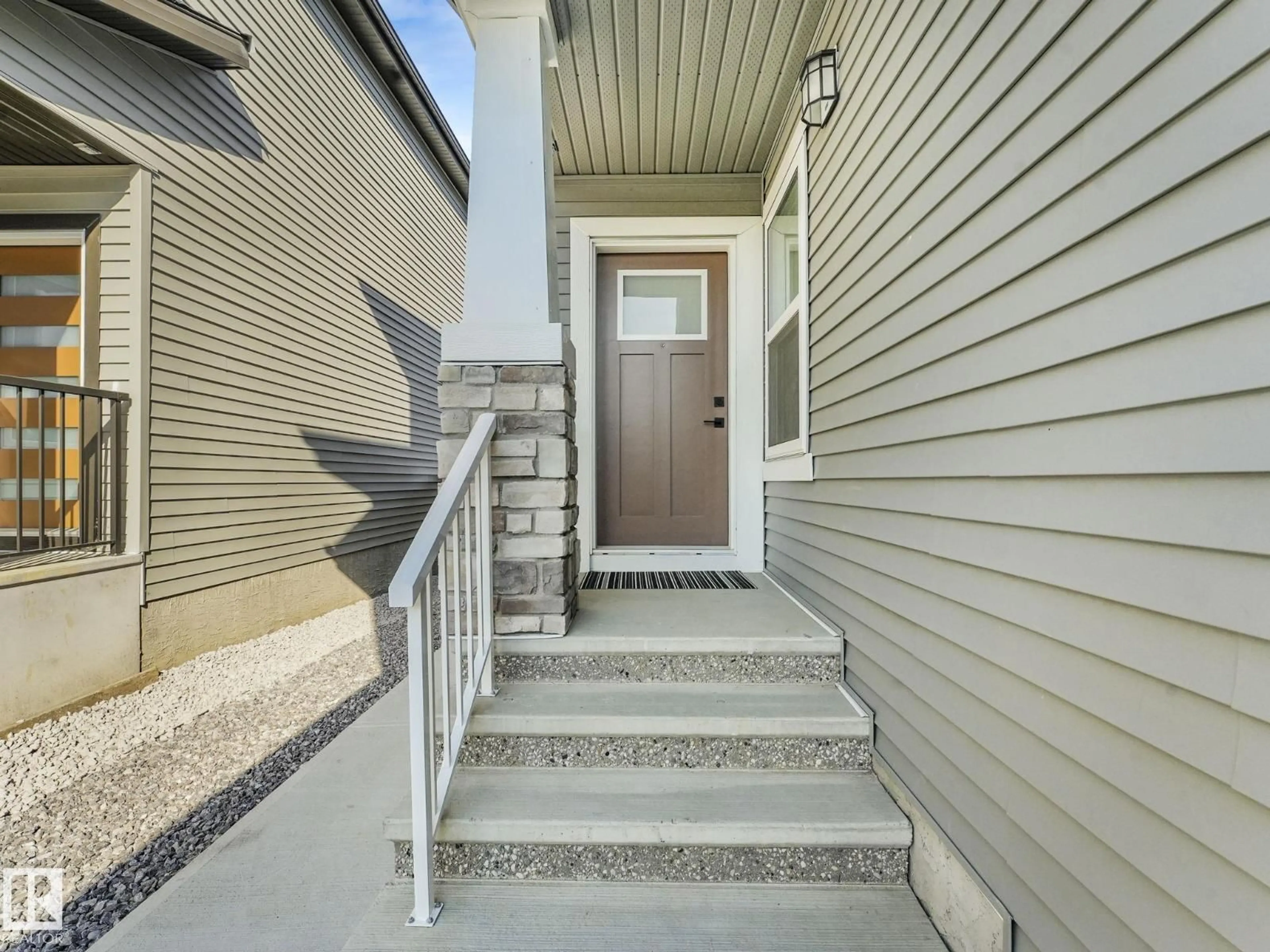 Stairs for NW - 3063 200 ST, Edmonton Alberta T6M1N7