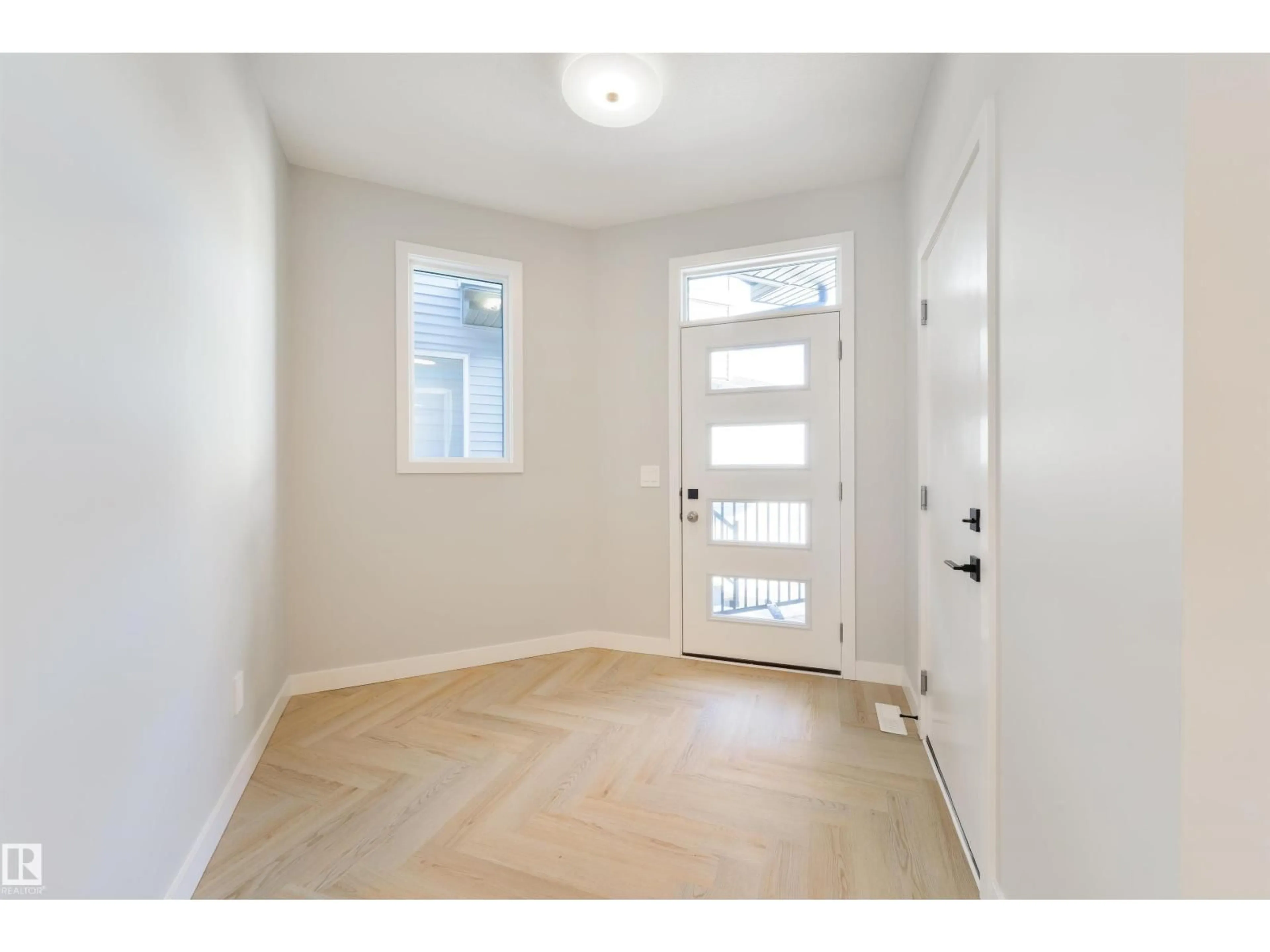 Indoor entryway for 5 COBBLESTONE GA, Spruce Grove Alberta T7X4E4