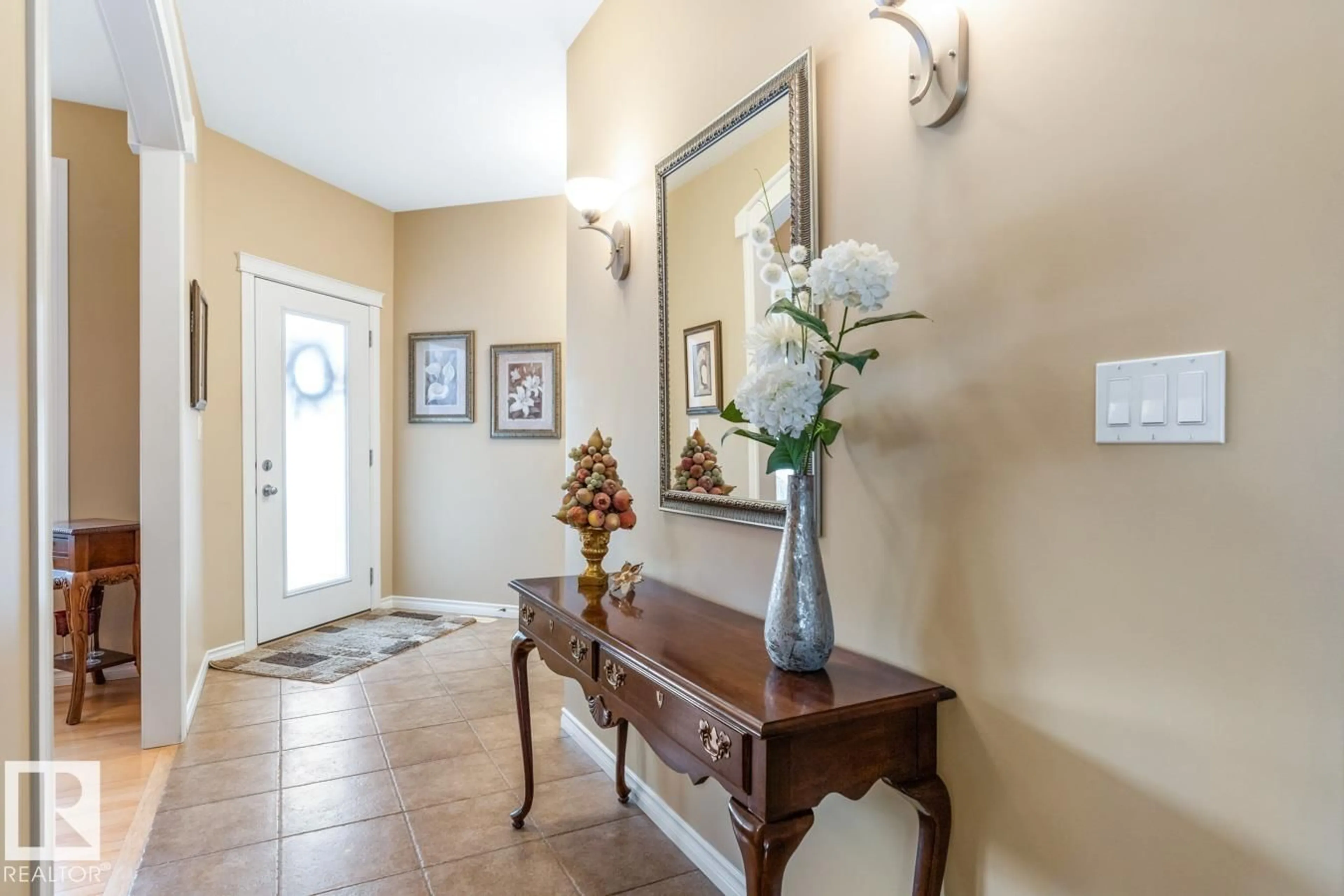 Indoor foyer for 26 RIDGEBROOK WY, Sherwood Park Alberta T8A6M2