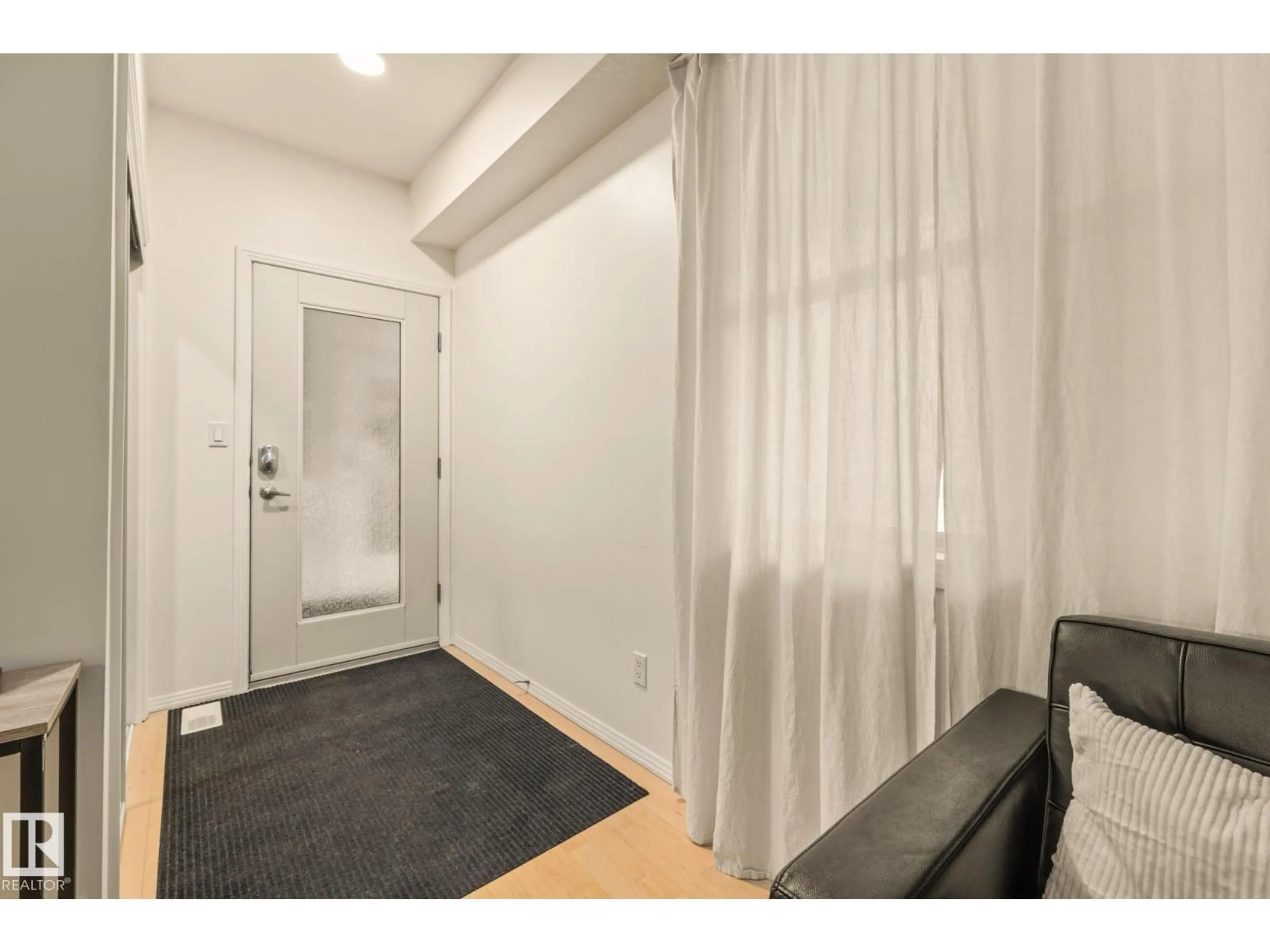 Unknown for #204 - 9828 112 ST NW, Edmonton Alberta T5K1L4