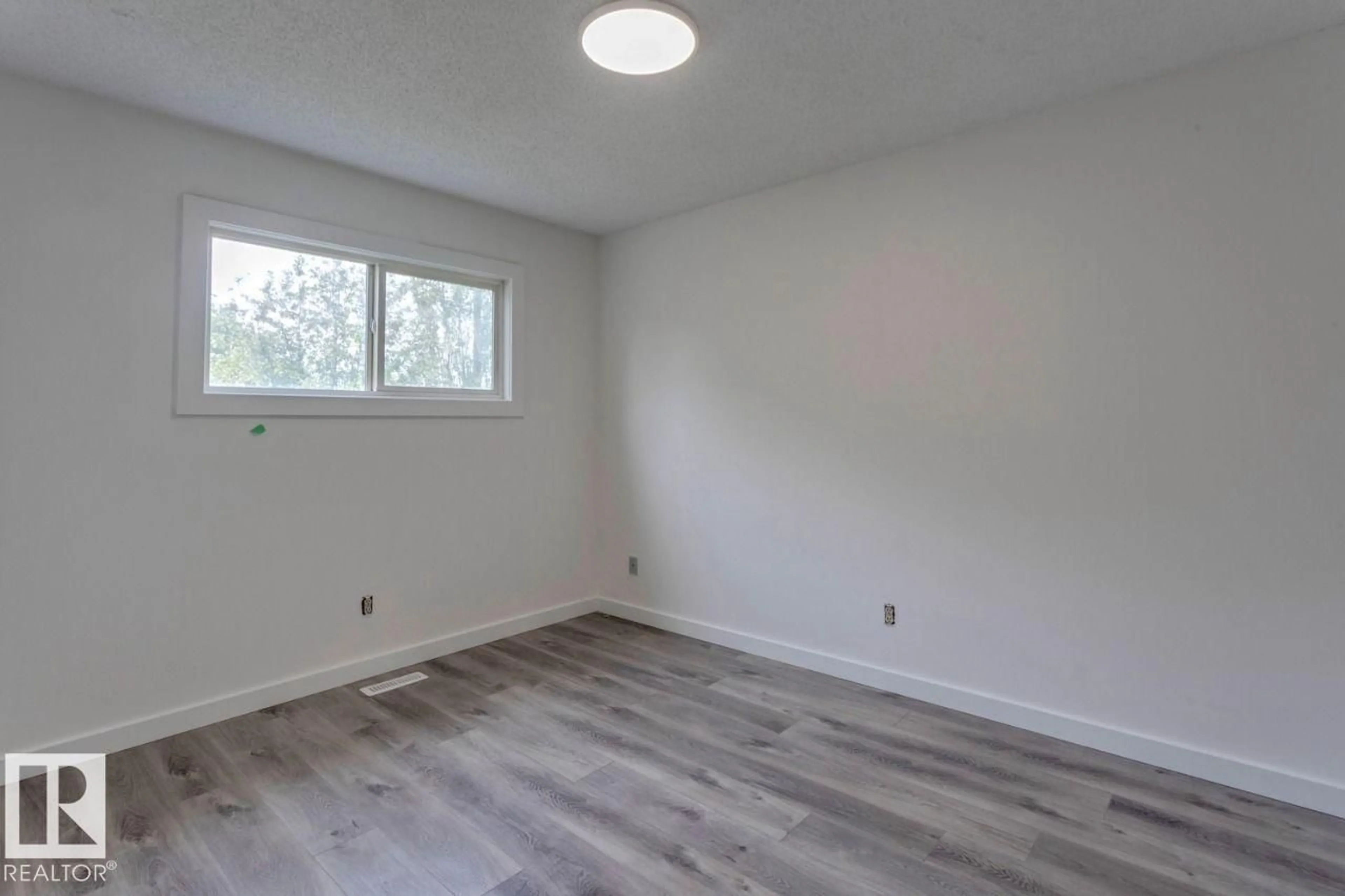 A pic of a room for 14528 34 ST, Edmonton Alberta T5Y2J2