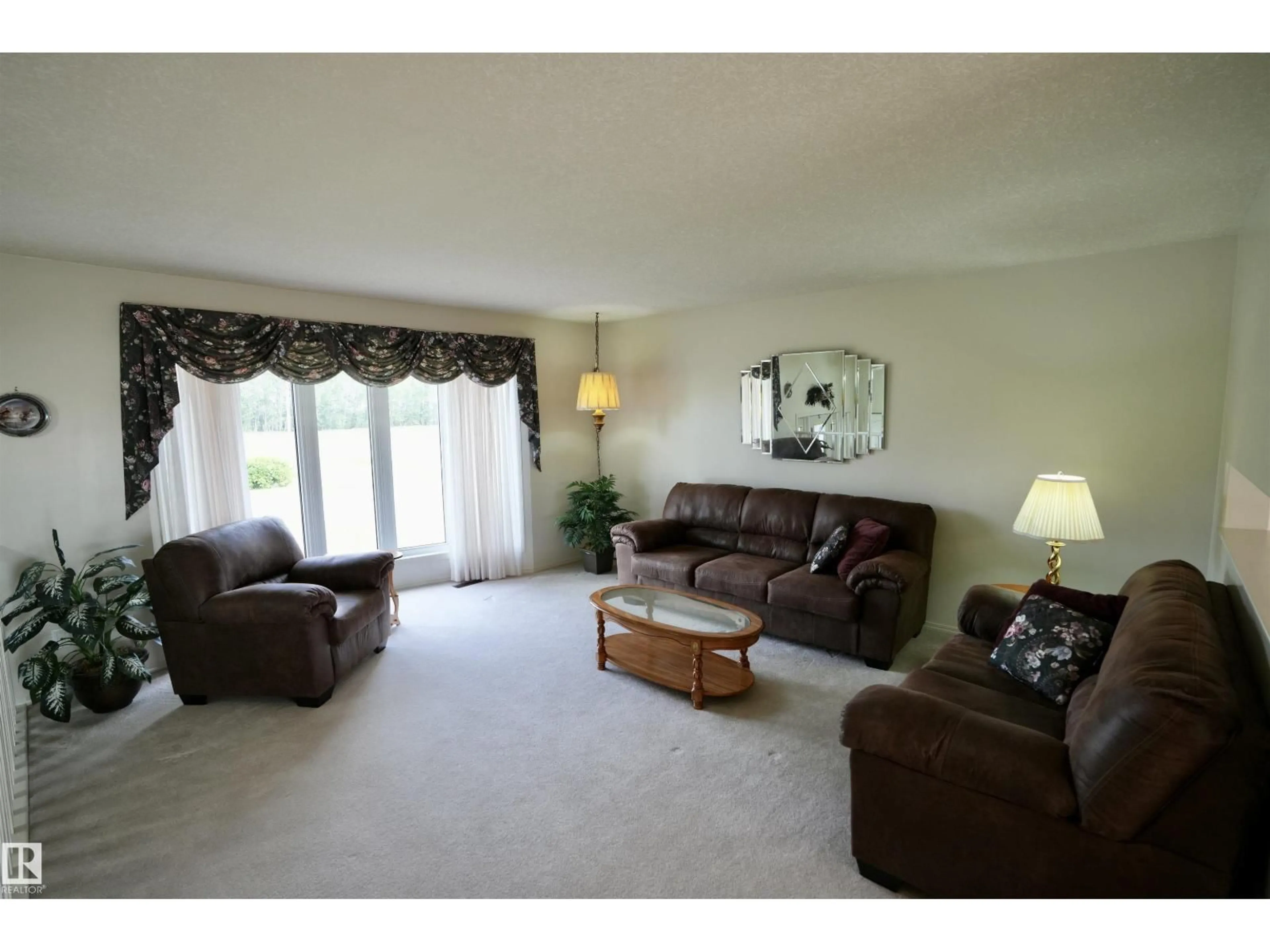Living room with furniture, carpet floor for 3711 RAILWAY AV, Mallaig Alberta T0A2K0
