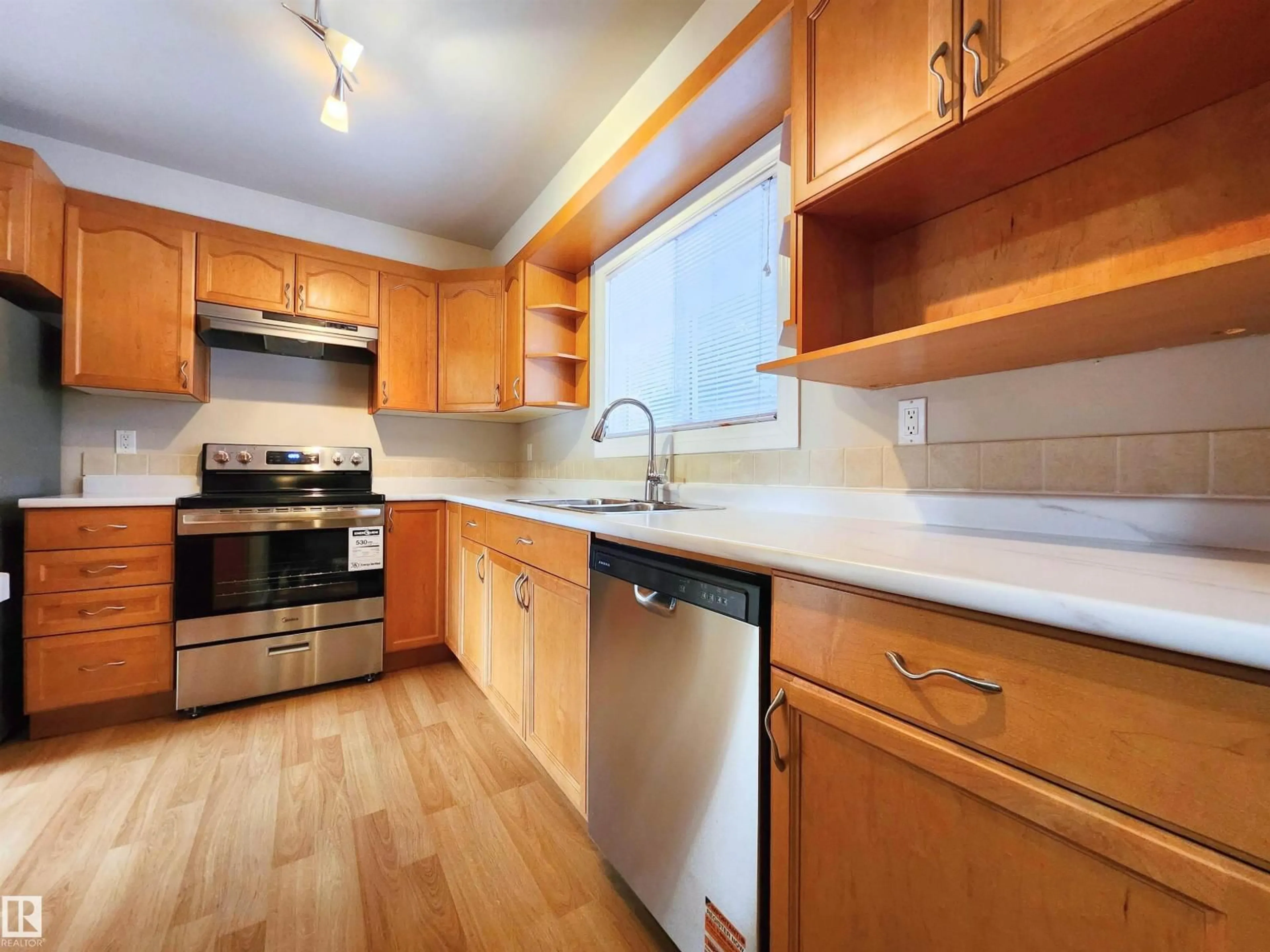 Standard kitchen, wood/laminate floor for 69 - 3812 20 AV, Edmonton Alberta T6L4B2