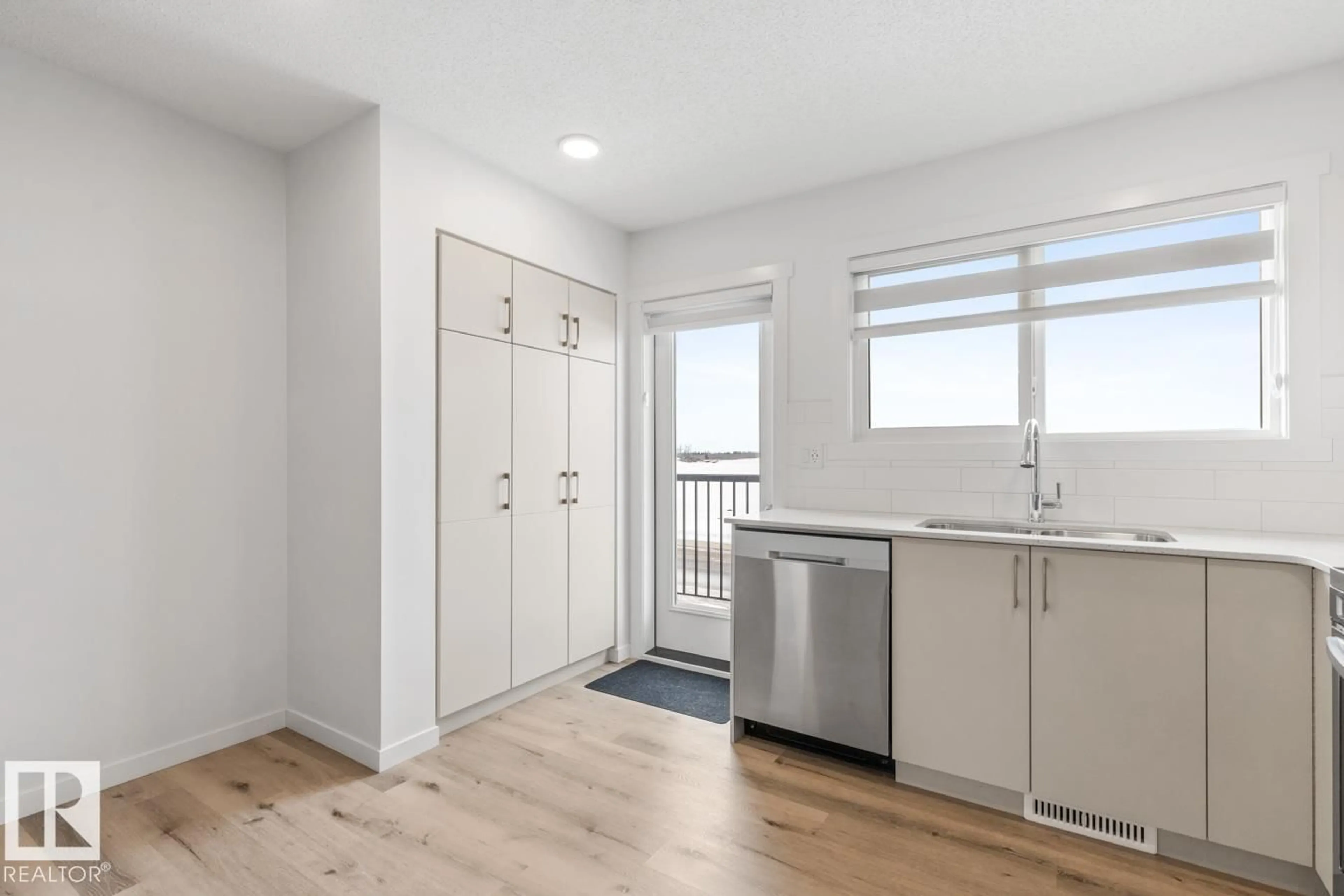 Unknown for NW - 2057 192 ST, Edmonton Alberta T6N3A8