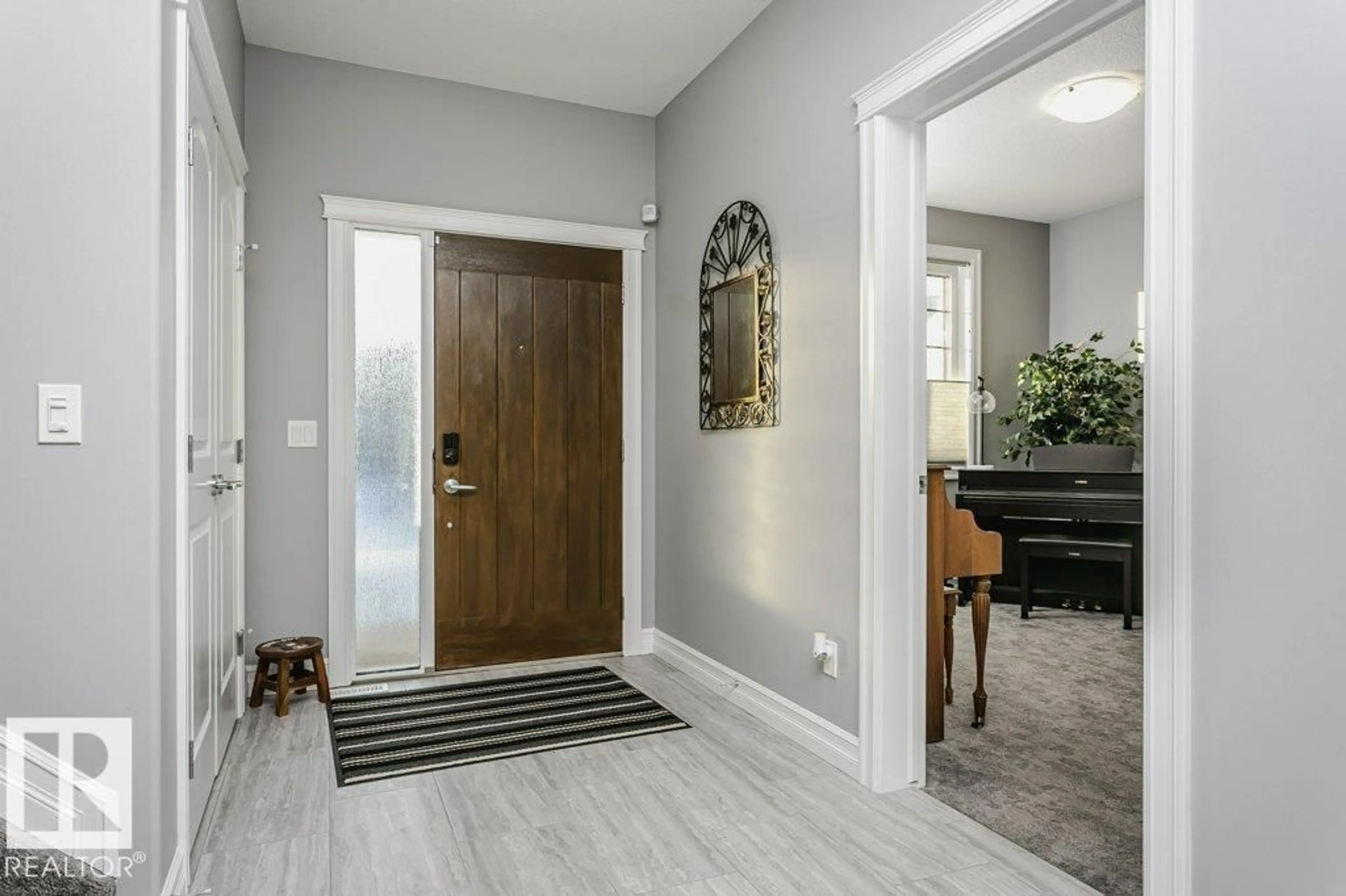 Indoor entryway for 49 WILSON CL, Fort Saskatchewan Alberta T8L0W7