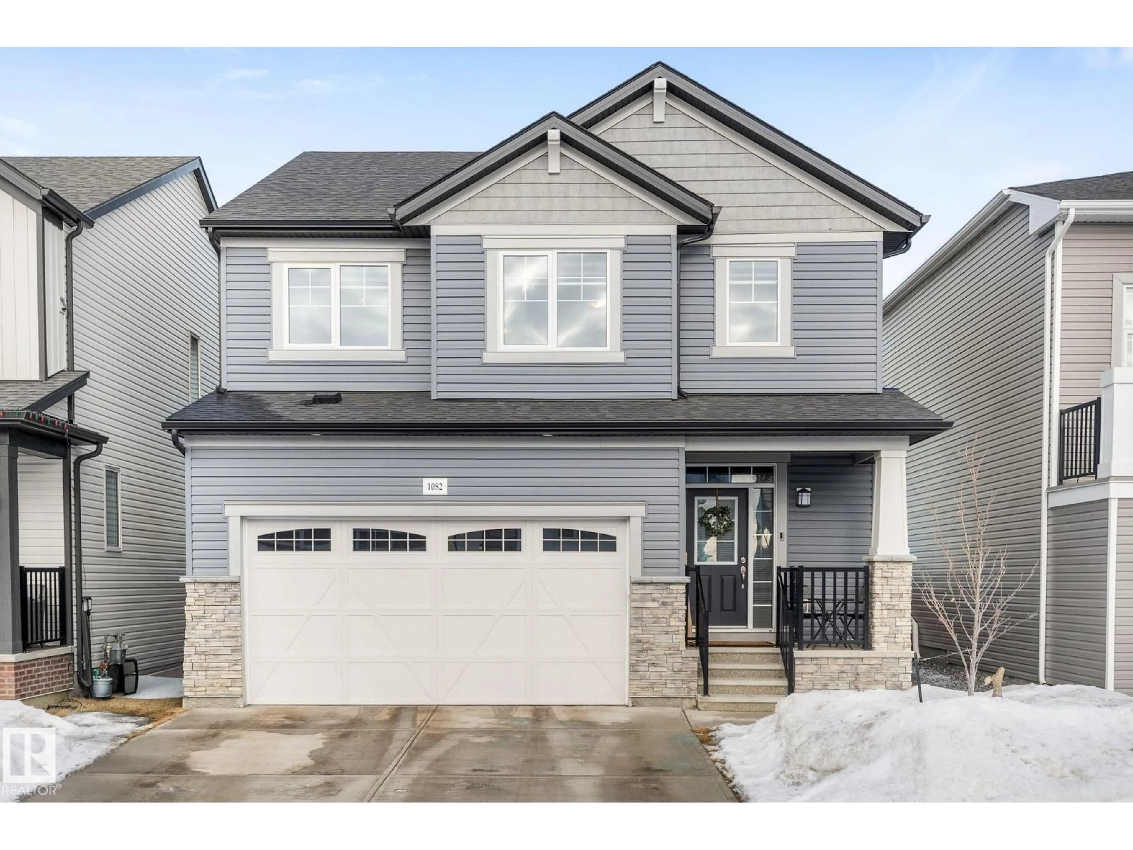 Home with vinyl exterior material, street for 1082 STONESIDE RD, Sherwood Park Alberta T8H3A1