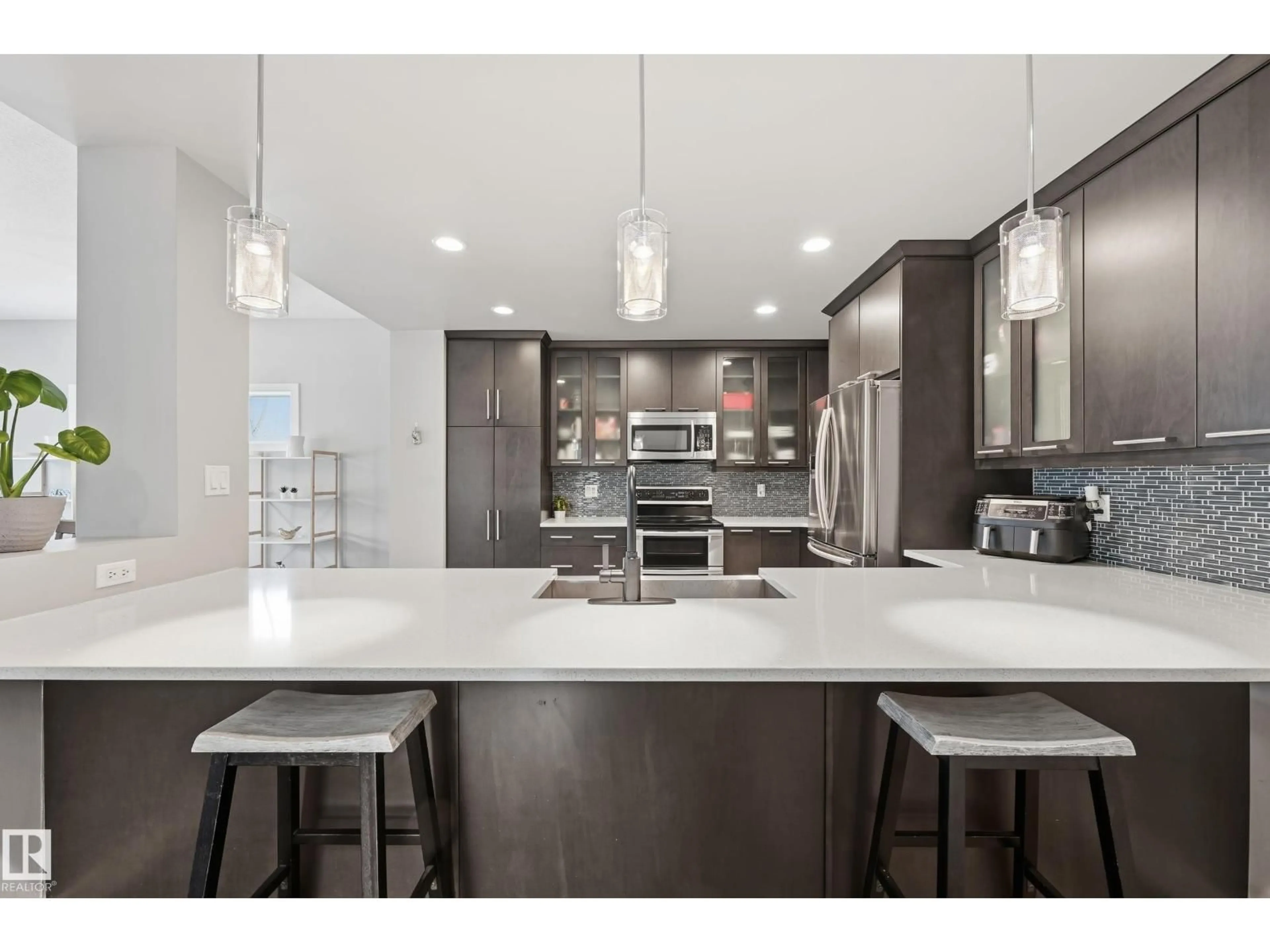 Contemporary kitchen, unknown for 1251 SECORD LANDING LD, Edmonton Alberta T5T4N4
