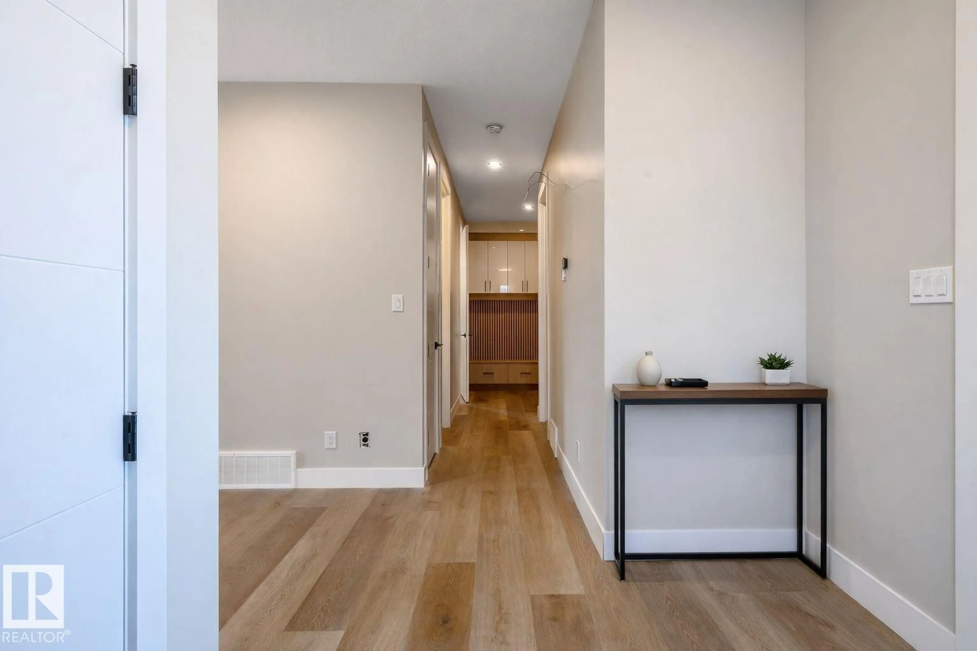 Indoor entryway for 16 MIDDLETON CL, Leduc Alberta T9E0E3