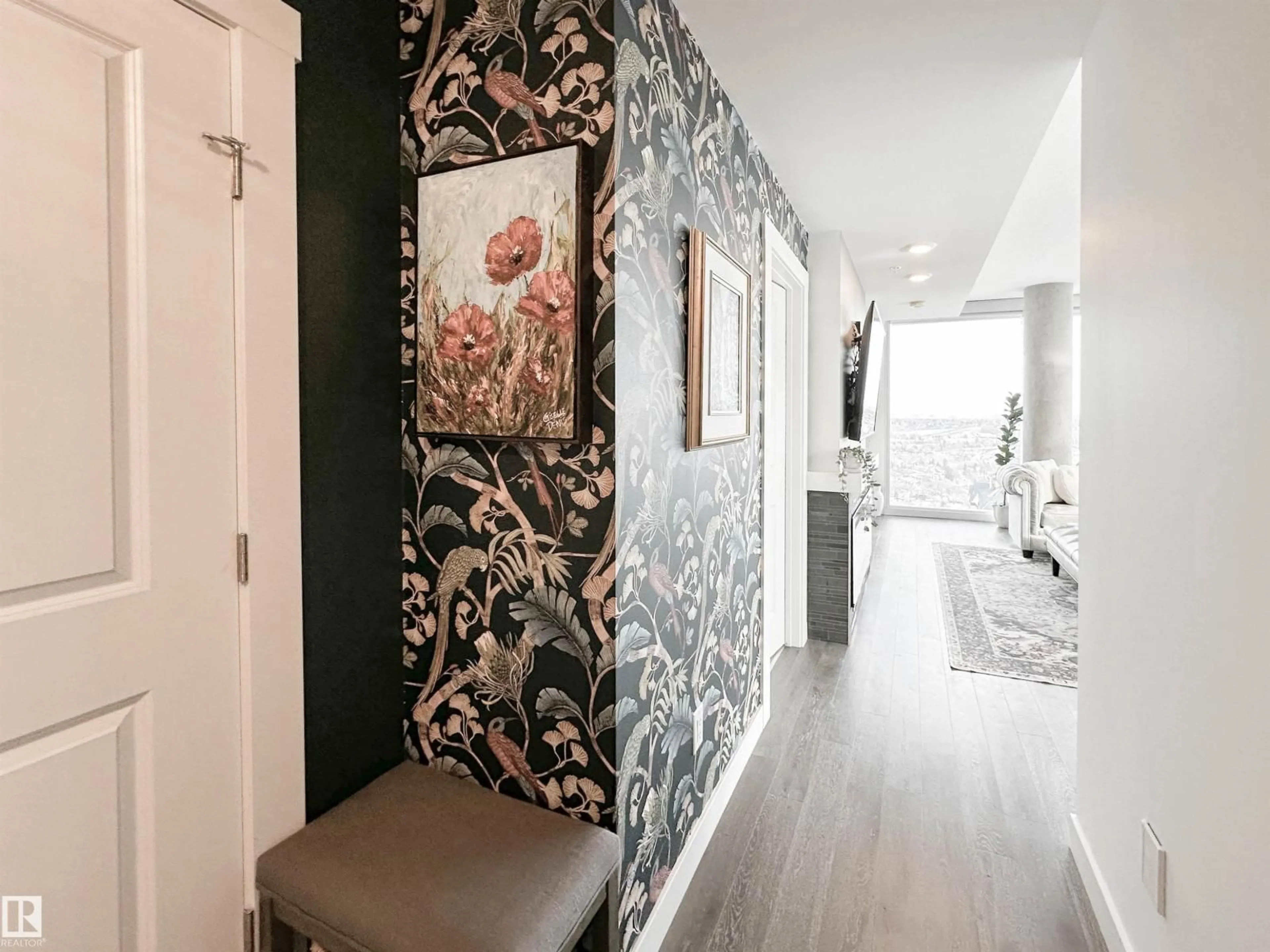 Indoor entryway for 1804 106 ST NW, Edmonton Alberta T5K0K8