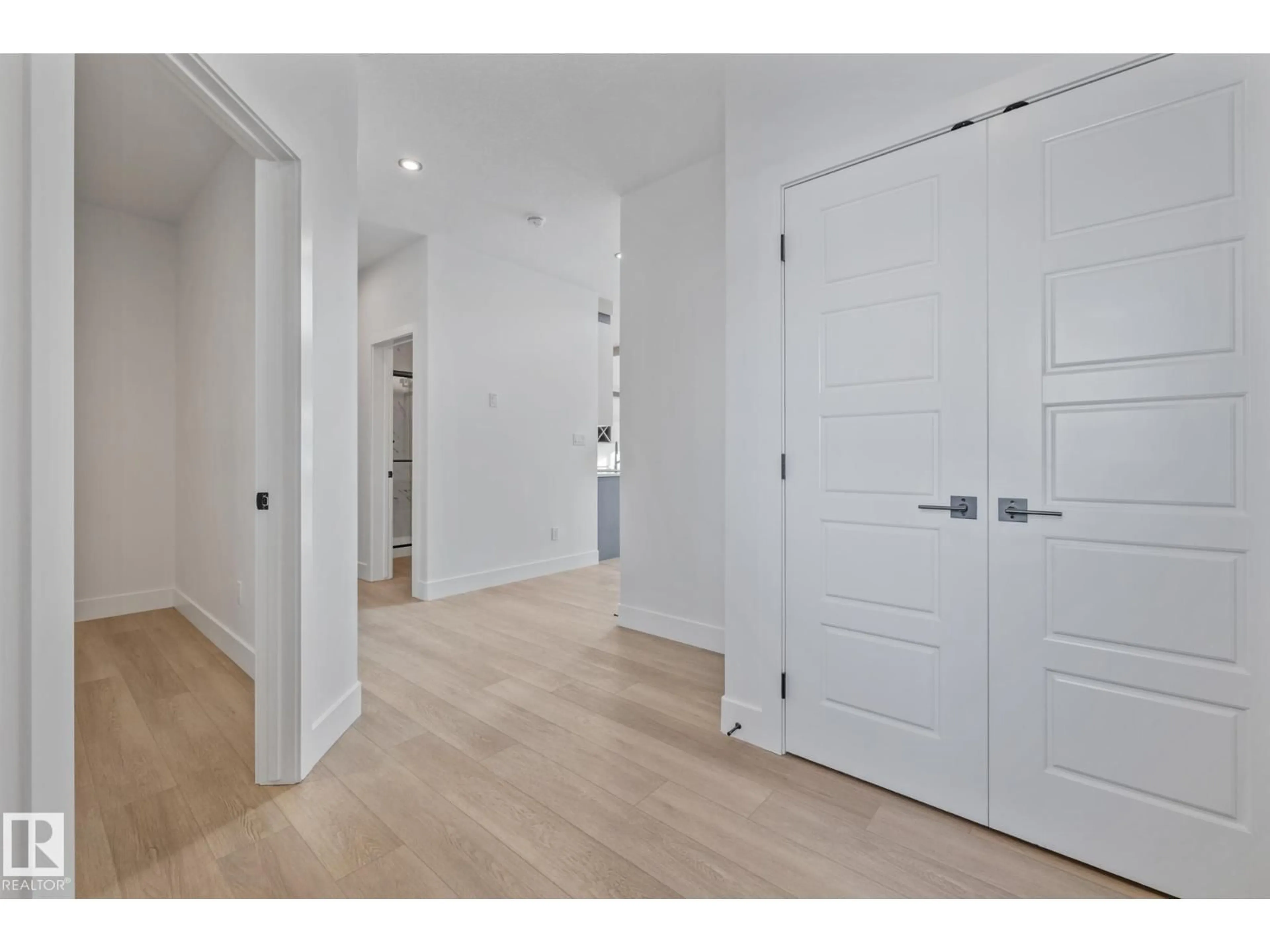 Indoor entryway for 157 ELM ST, Fort Saskatchewan Alberta T8L0X8