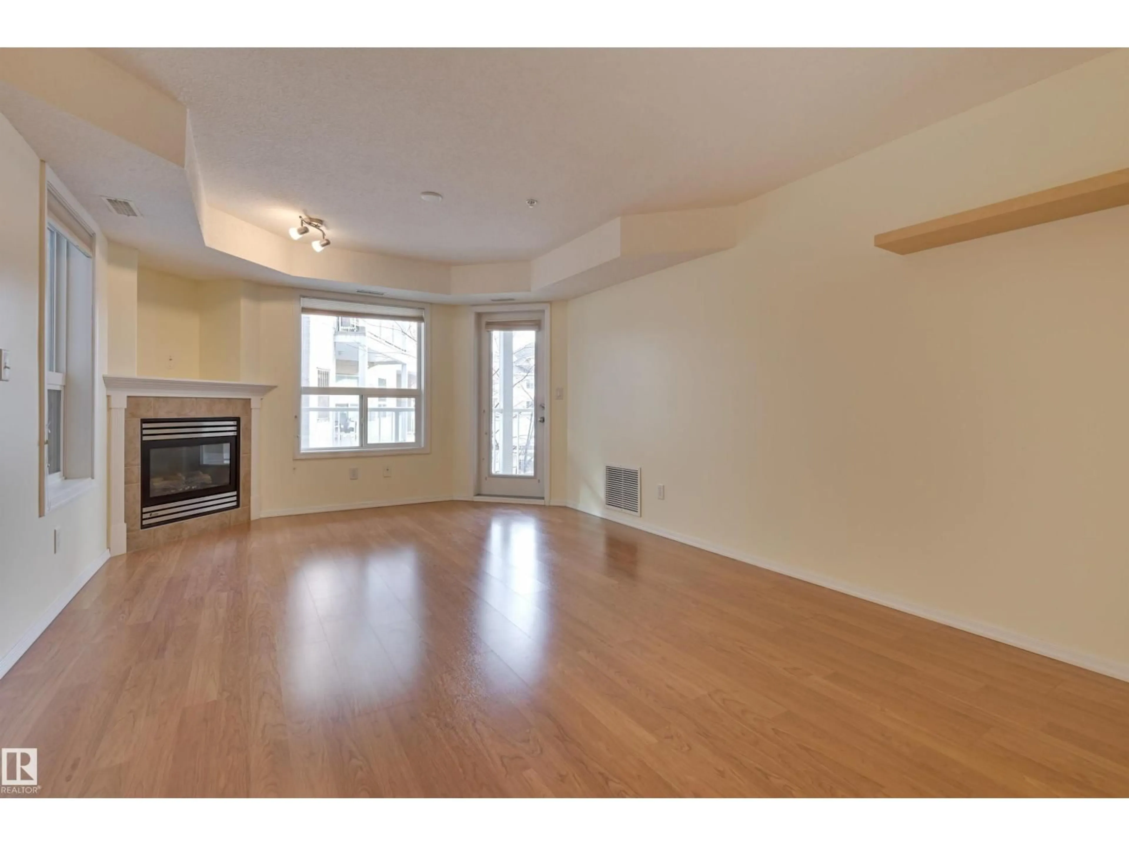 A pic of a room for #336 - 9008 99 AV, Edmonton Alberta T5H4M6