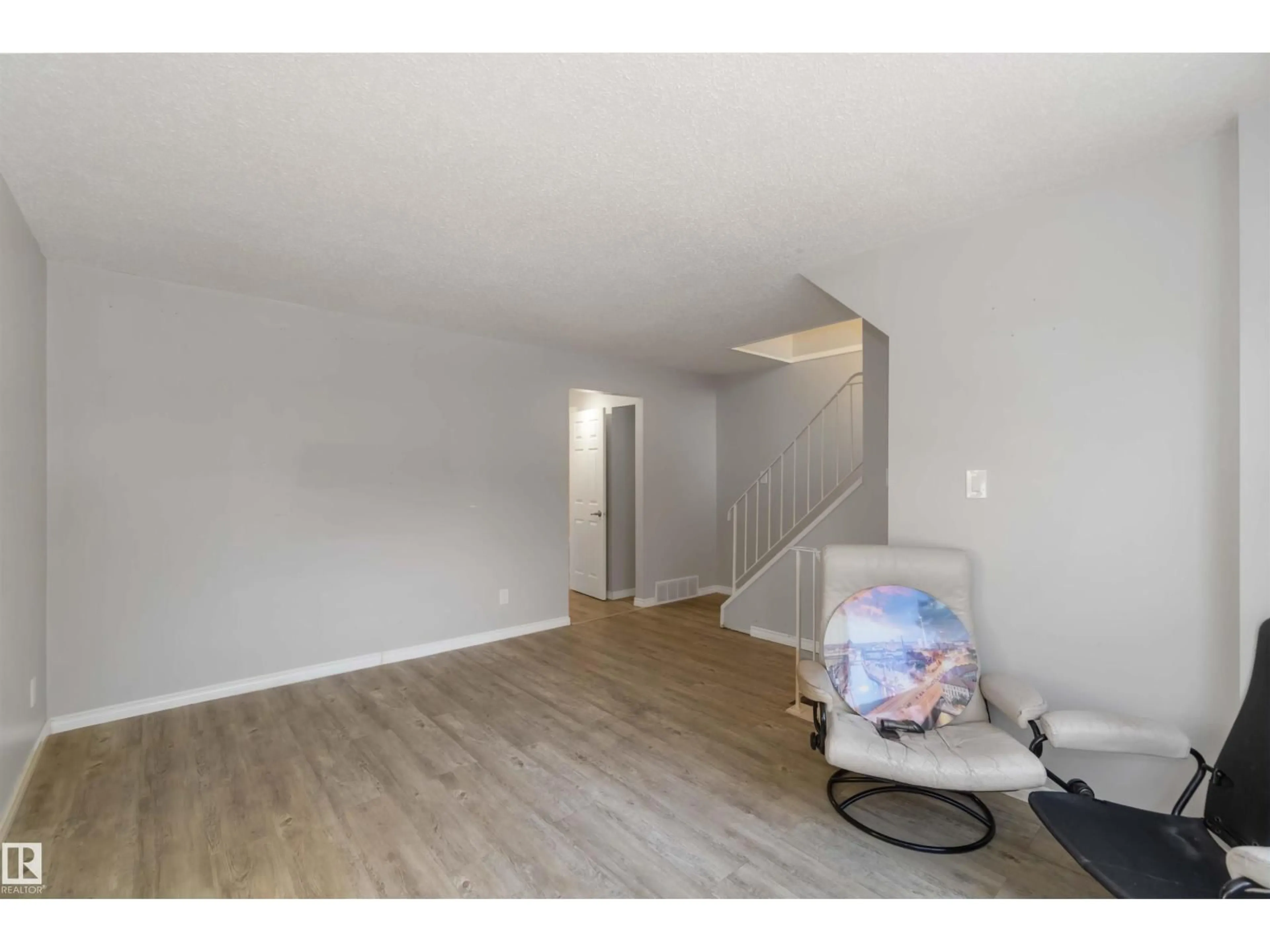 A pic of a room for 18289 93 AV, Edmonton Alberta T5T1V2