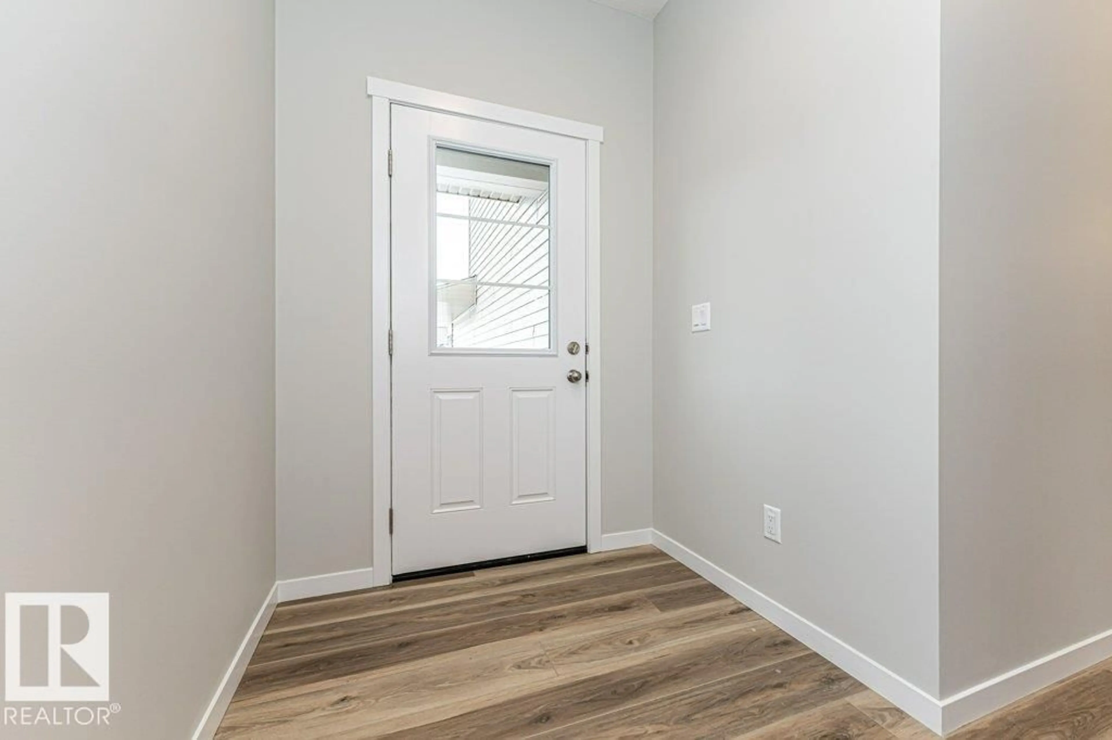 Indoor entryway for NW - 3949 WREN LO, Edmonton Alberta T5S0T1
