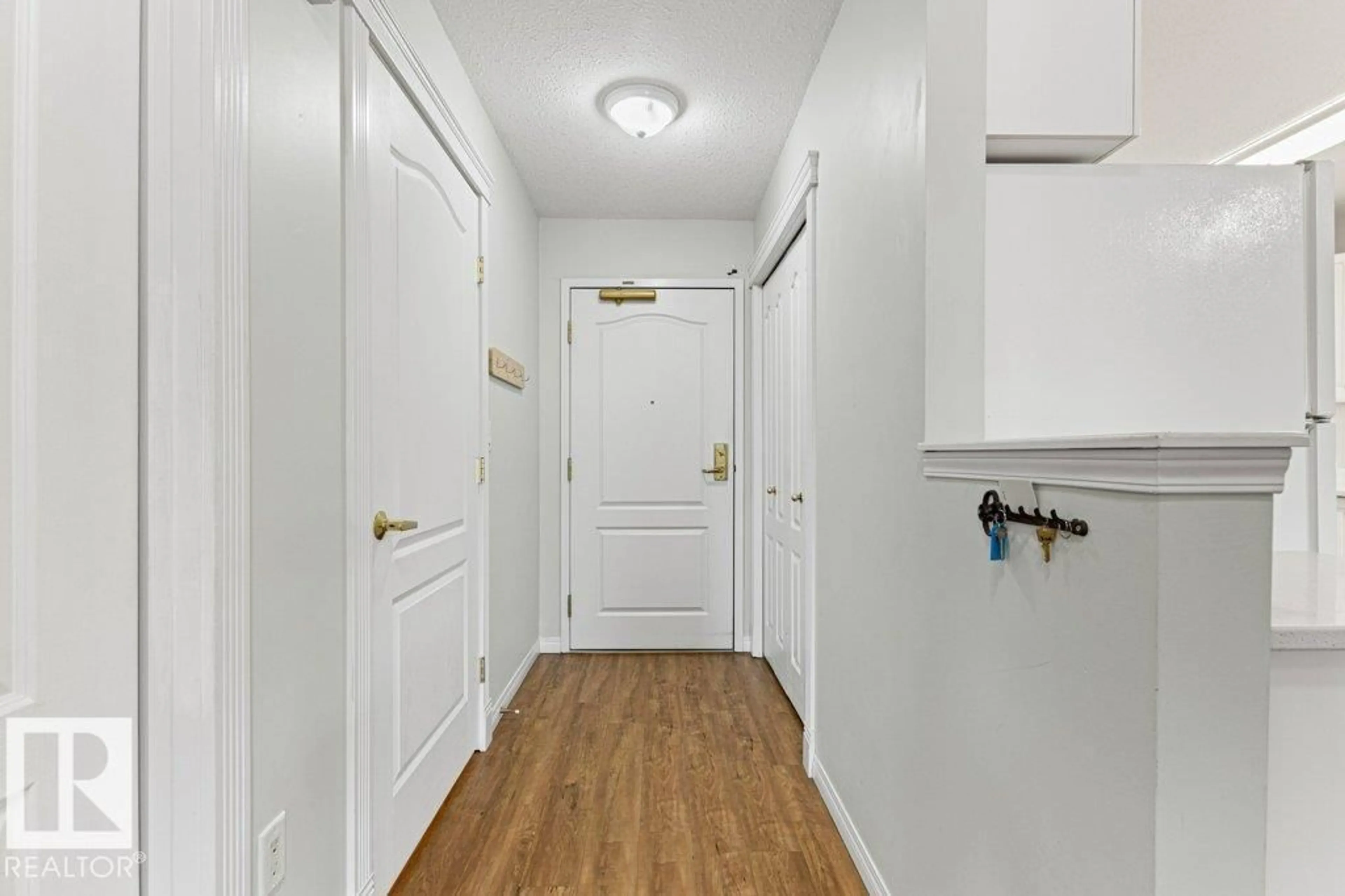 Indoor entryway for 316 - 2741 55 ST NW, Edmonton Alberta T6L7G7