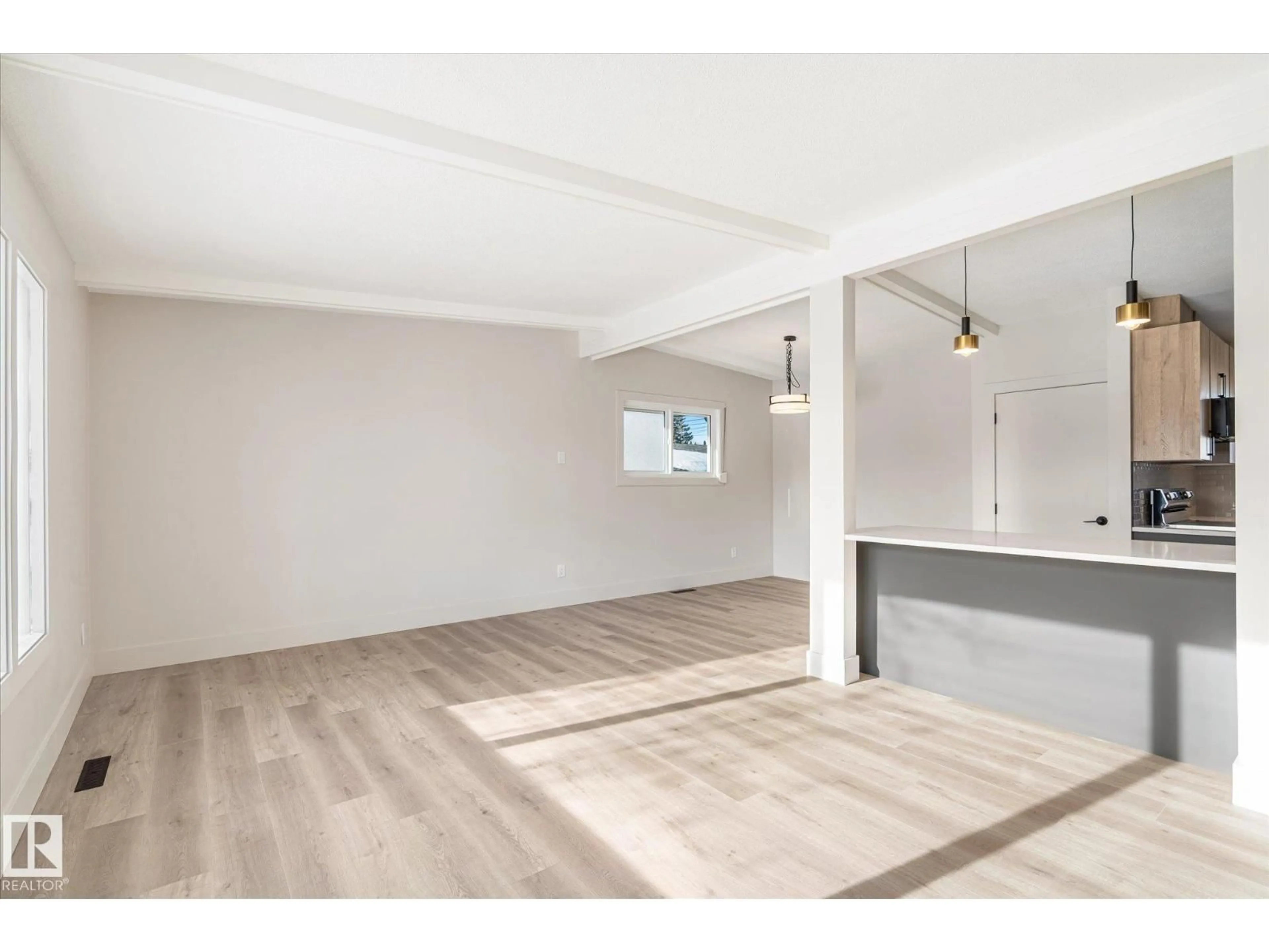 A pic of a room for 5504 94A AV, Edmonton Alberta T6B0Y5