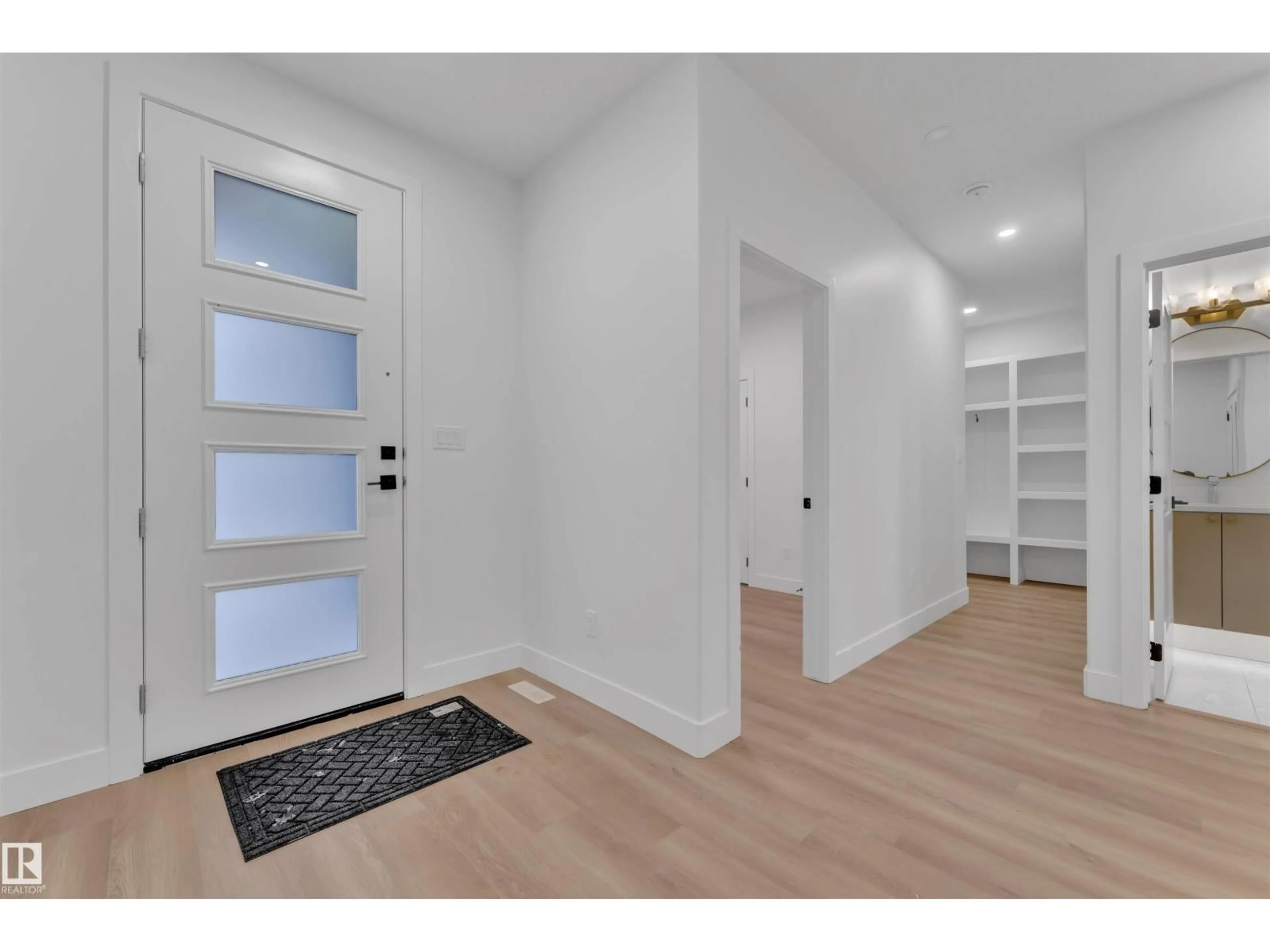 Indoor entryway for 1727 60 AV, Rural Leduc County Alberta T4X3C5