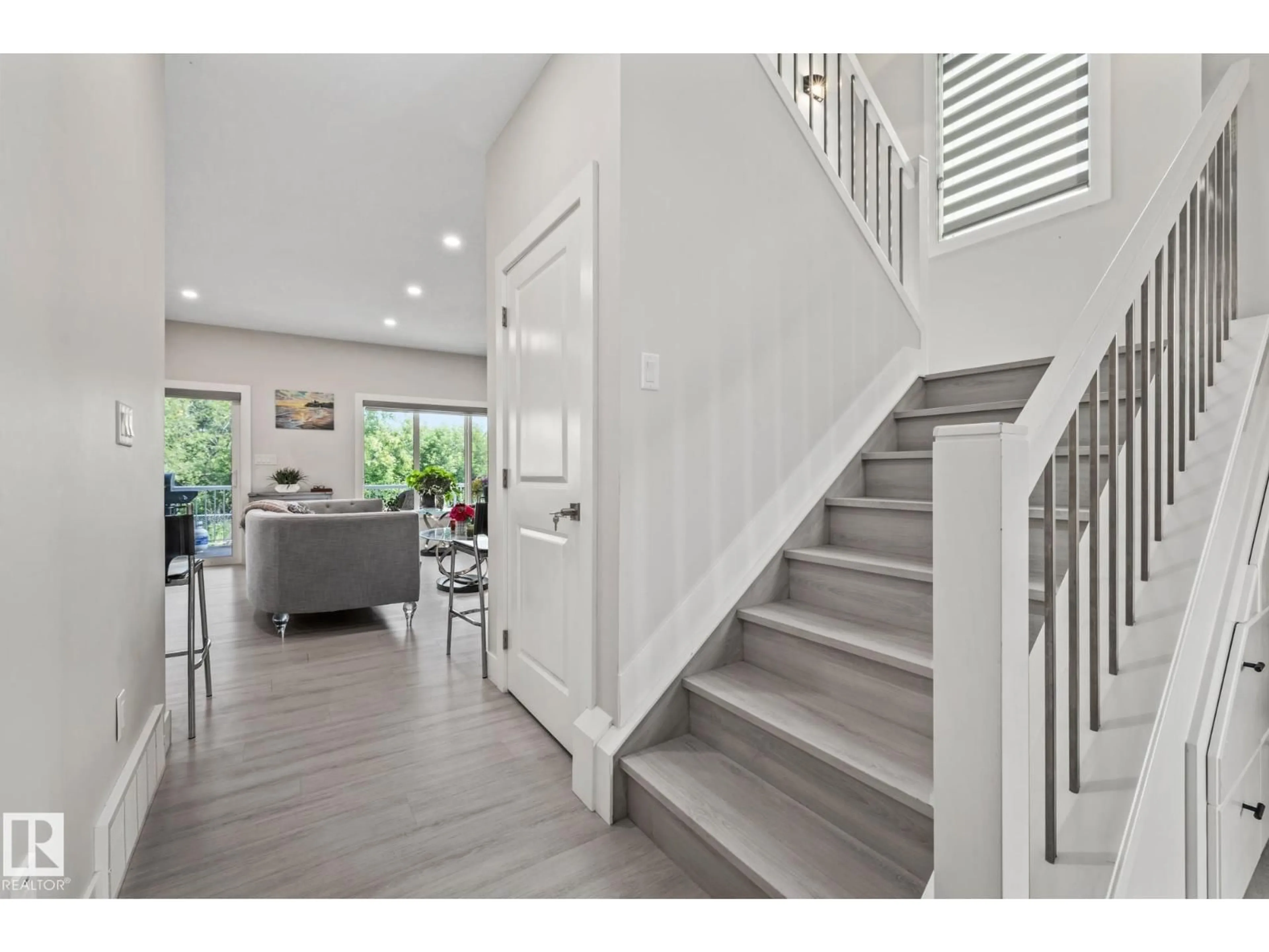 Indoor entryway for 55 - 5225 55 ST, Wabamun Alberta T0E2K0