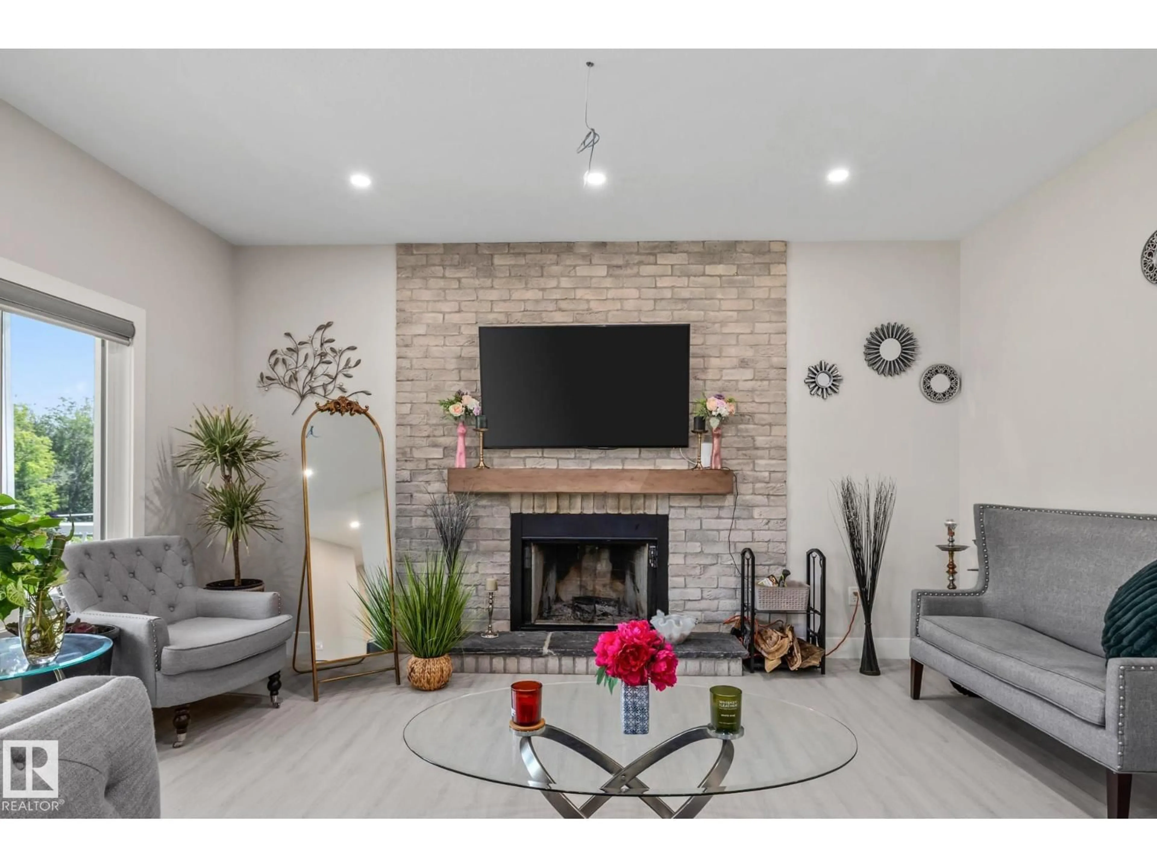 Living room with furniture, unknown for 55 - 5225 55 ST, Wabamun Alberta T0E2K0