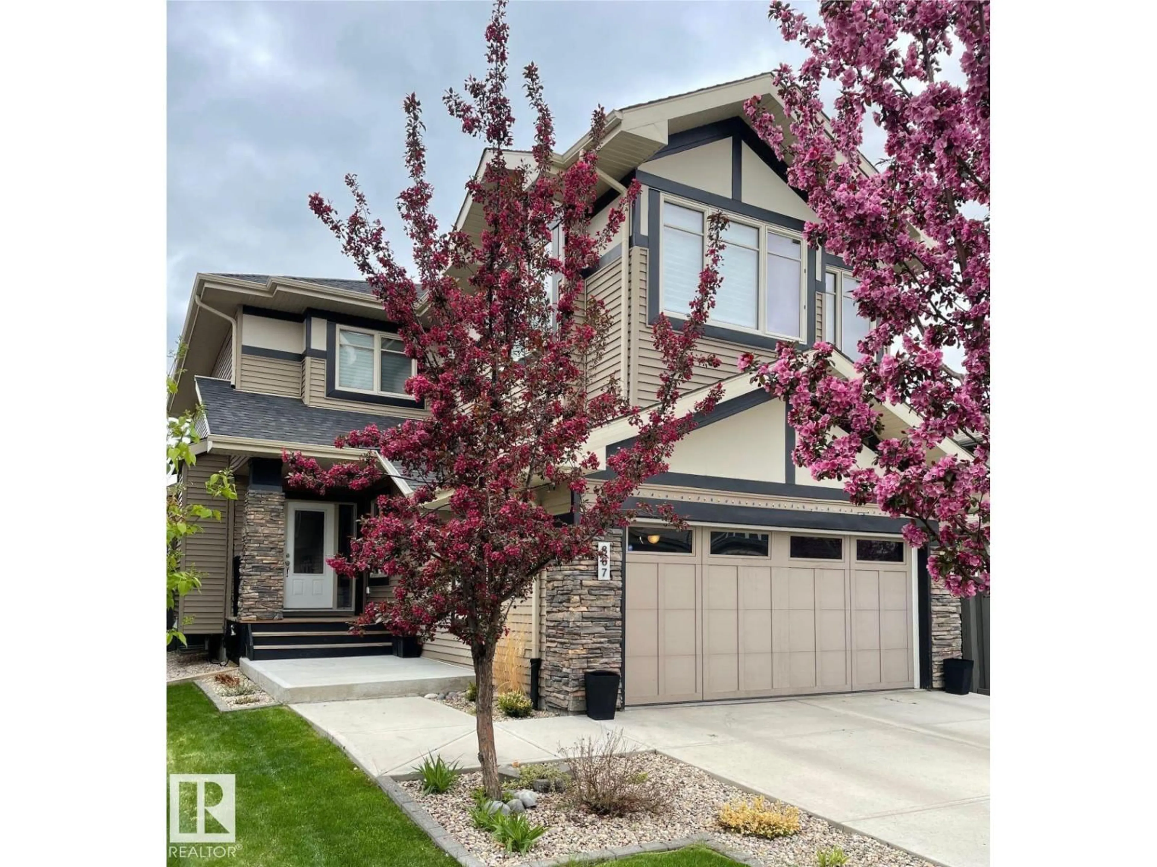 Home with vinyl exterior material, street for 867 ARMITAGE WYND, Edmonton Alberta T6W0K4