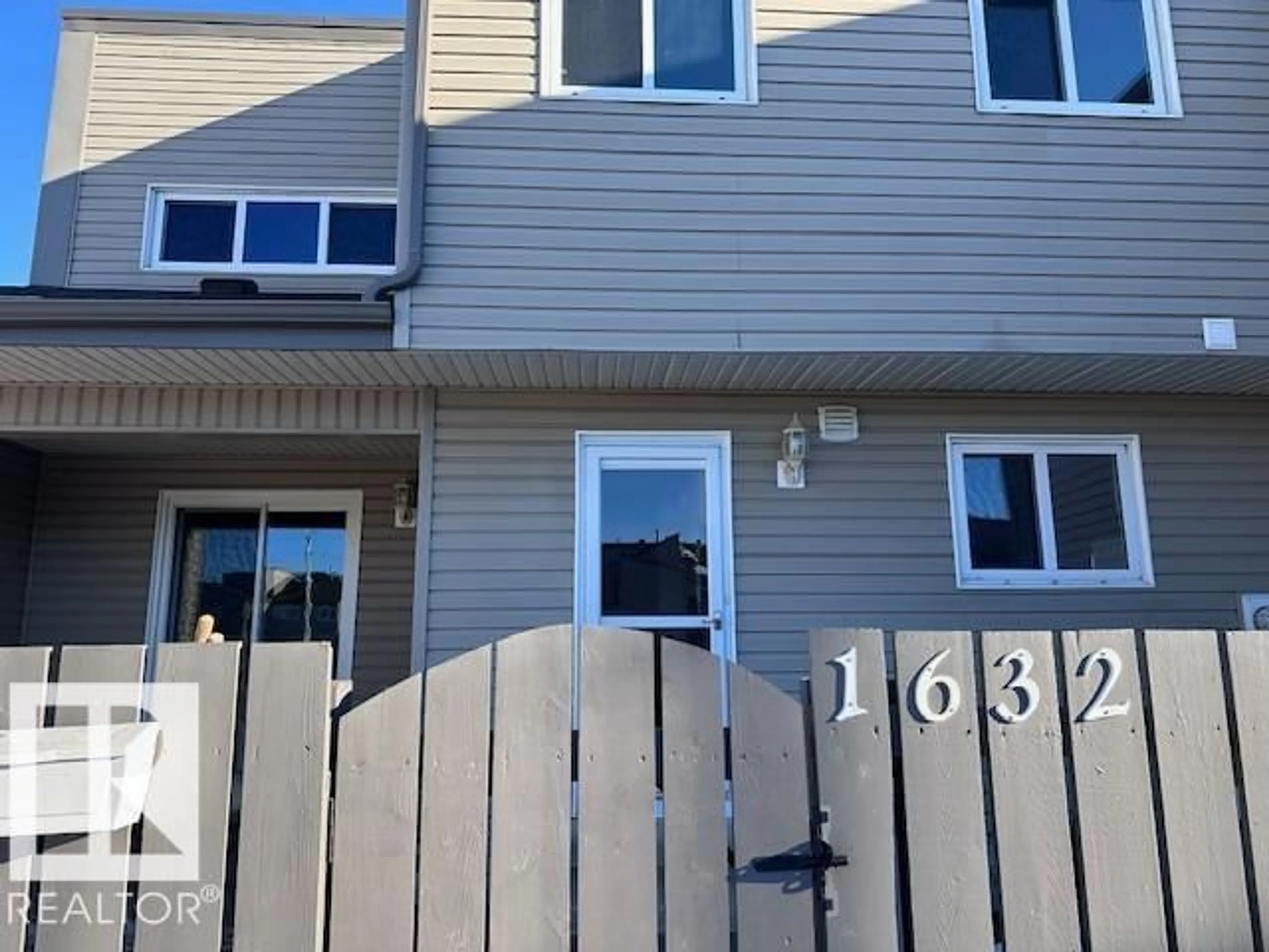 Home with vinyl exterior material, street for 1632 LAKEWOOD ROAD WEST RD, Edmonton Alberta T6K3H4
