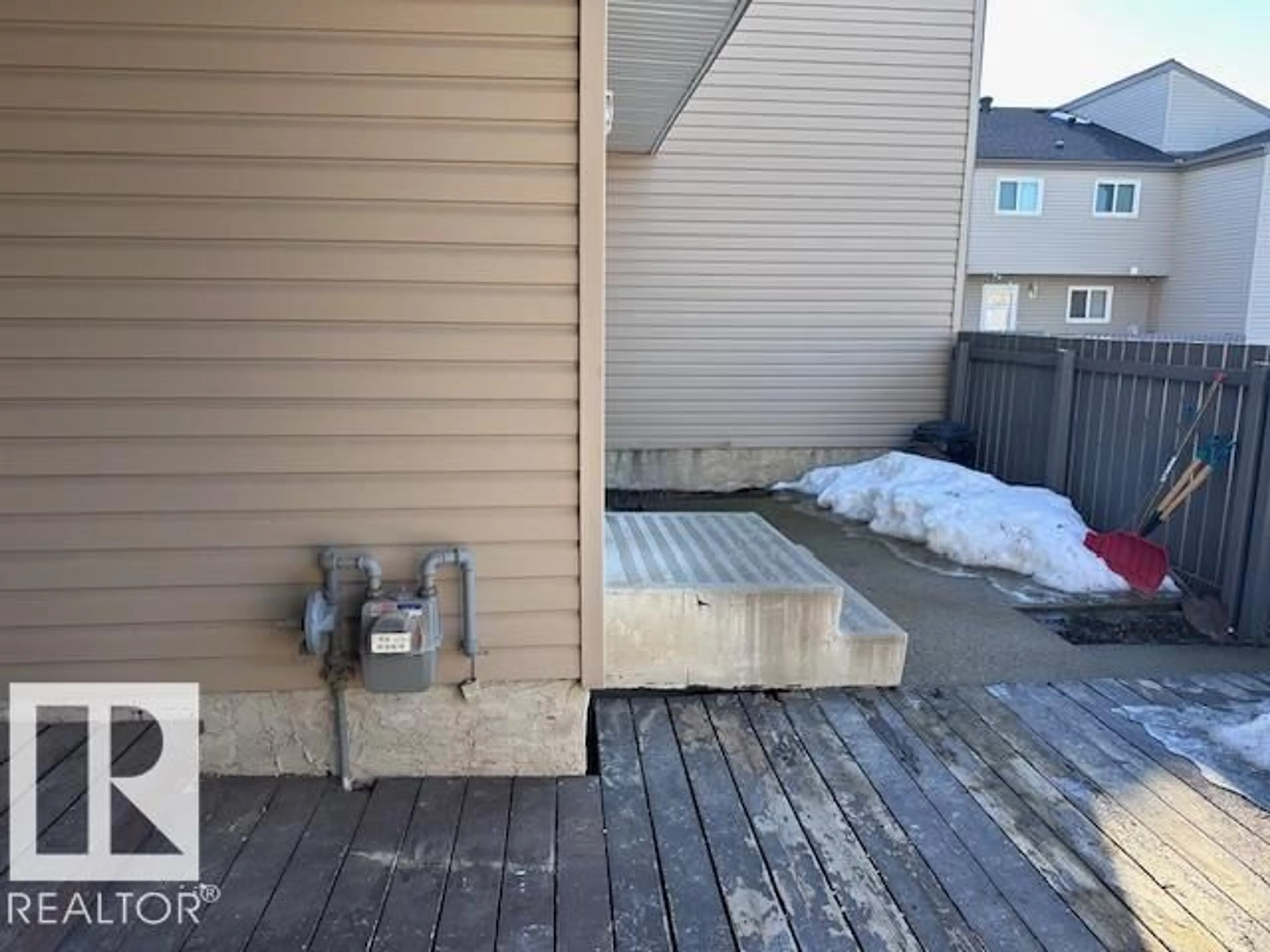Patio, street for 1632 LAKEWOOD ROAD WEST RD, Edmonton Alberta T6K3H4