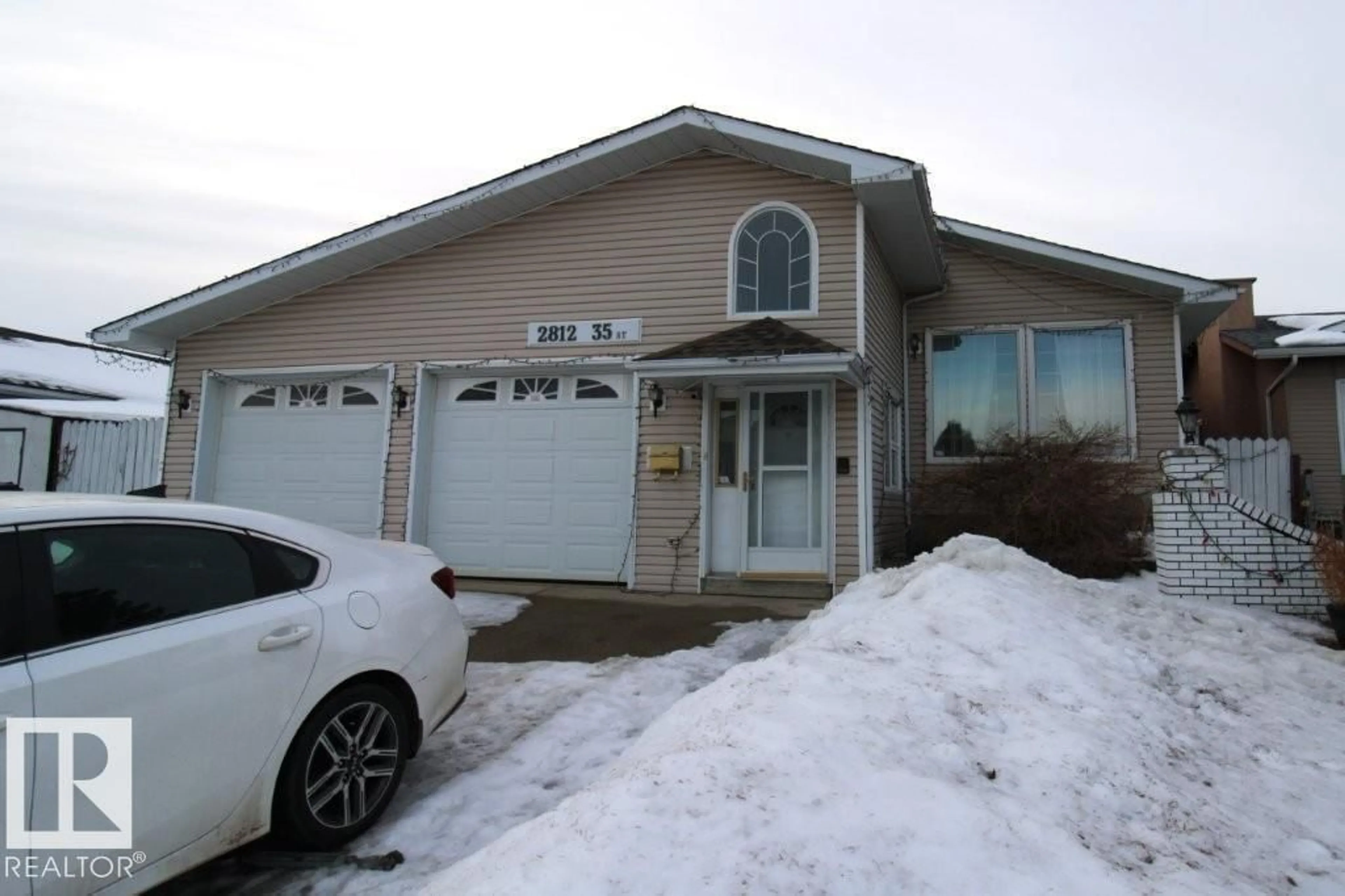 Unknown for NW - 2812 35 ST, Edmonton Alberta T6L3Y4