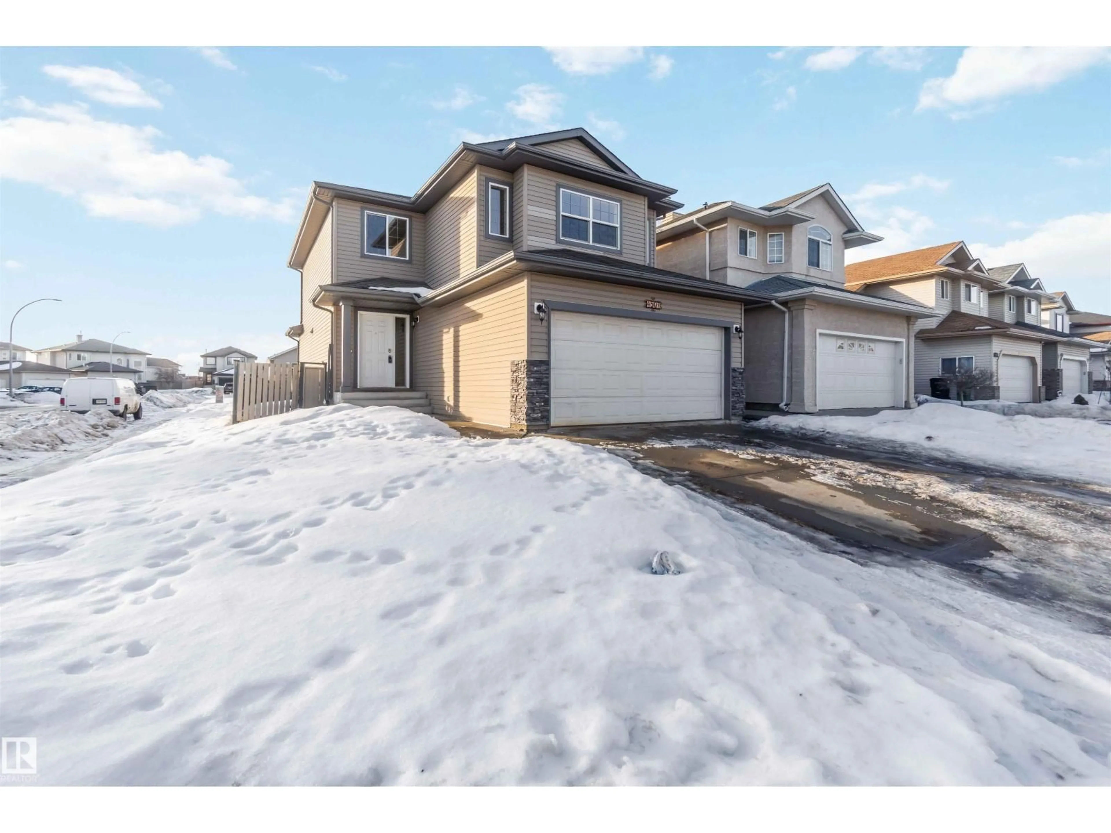 A pic from outside/outdoor area/front of a property/back of a property/a pic from drone, street for 4507 164A AV, Edmonton Alberta T5Y0C8