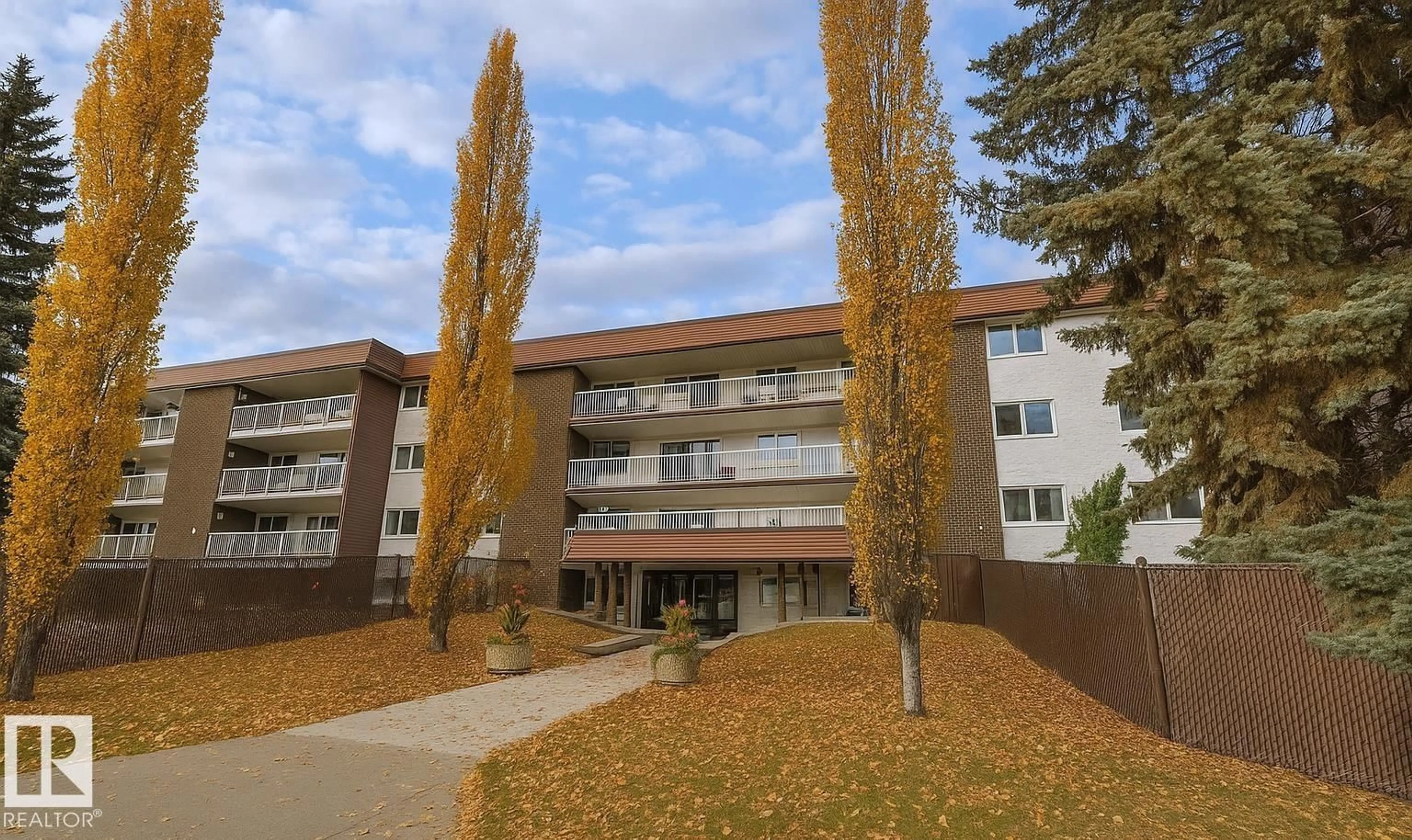 Patio, building for 204 - 14810 51 AV, Edmonton Alberta T6H5G5