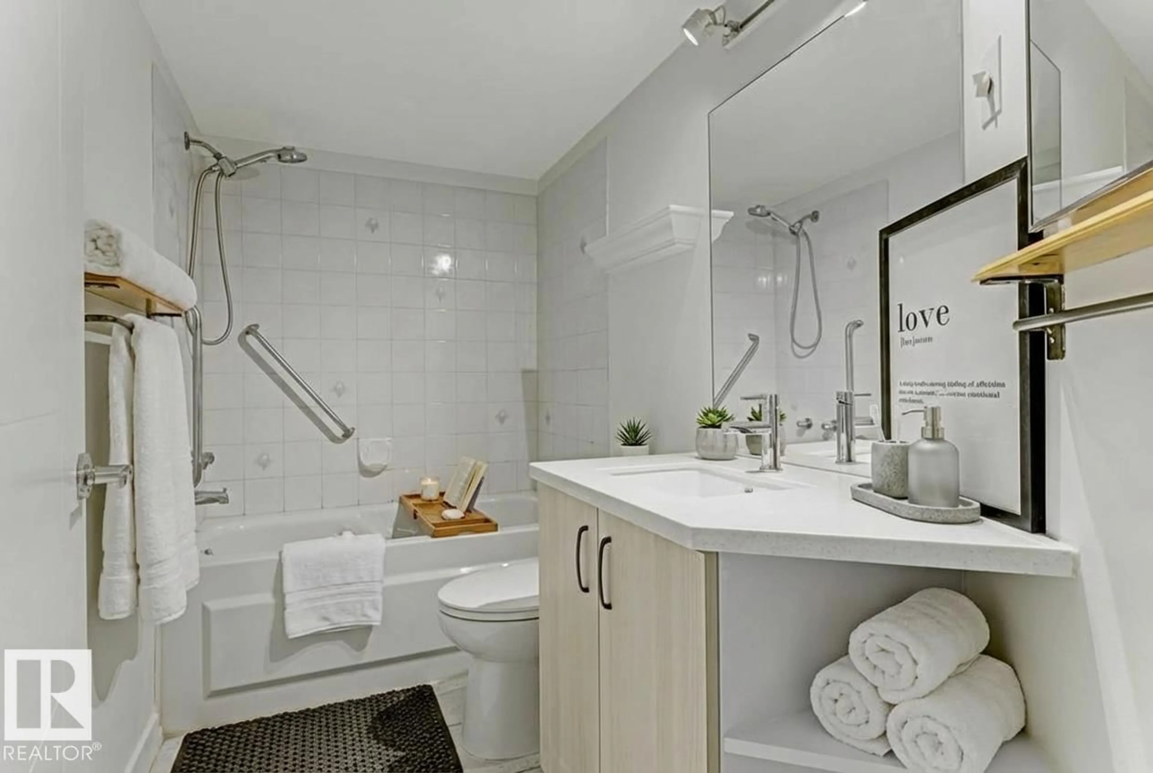 Standard bathroom, ceramic/tile floor for 117 - 5005 31 AV, Edmonton Alberta T6L6S6