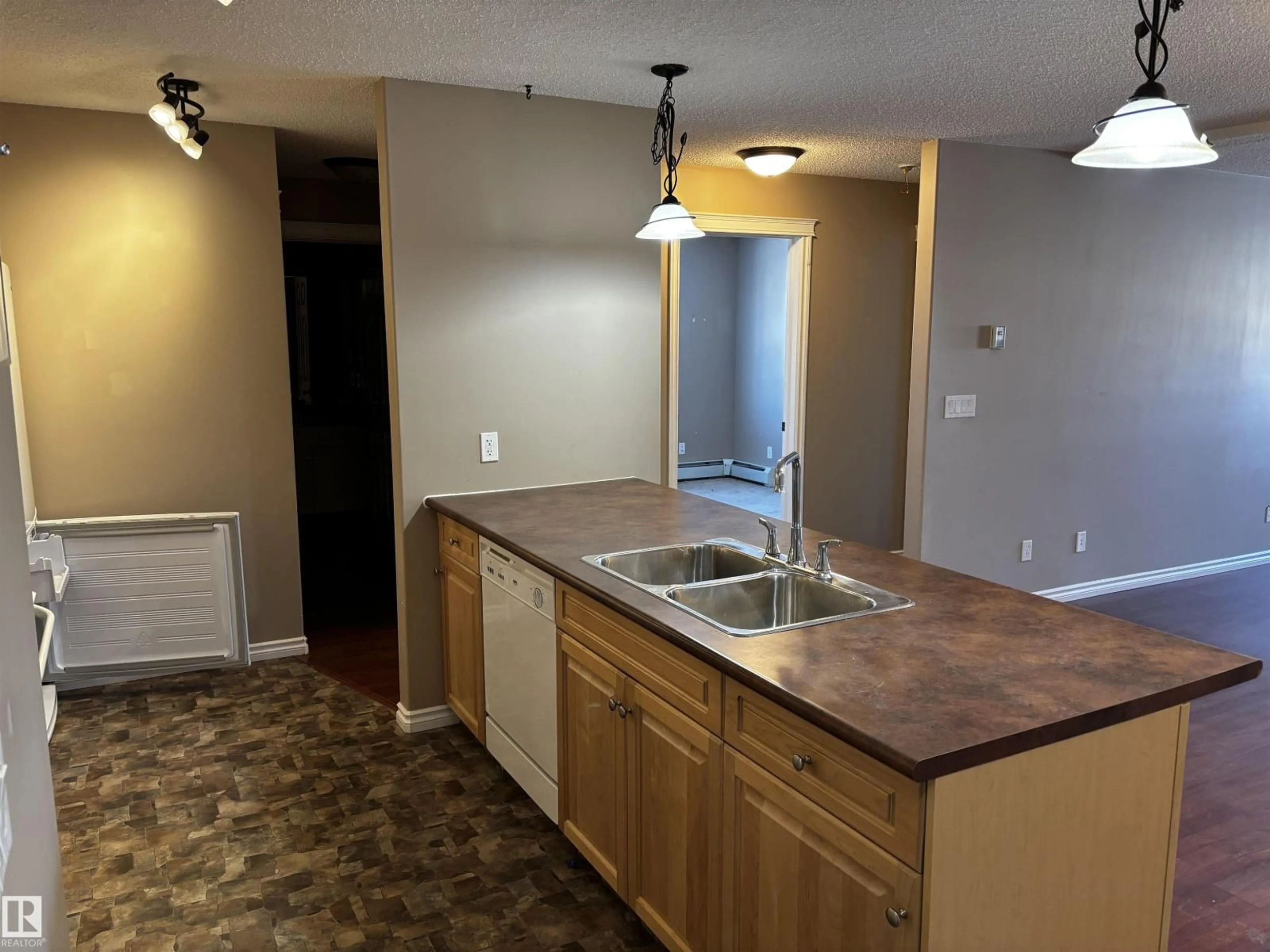 Unknown for 1201 901 16 ST, Cold Lake Alberta T9M0C3