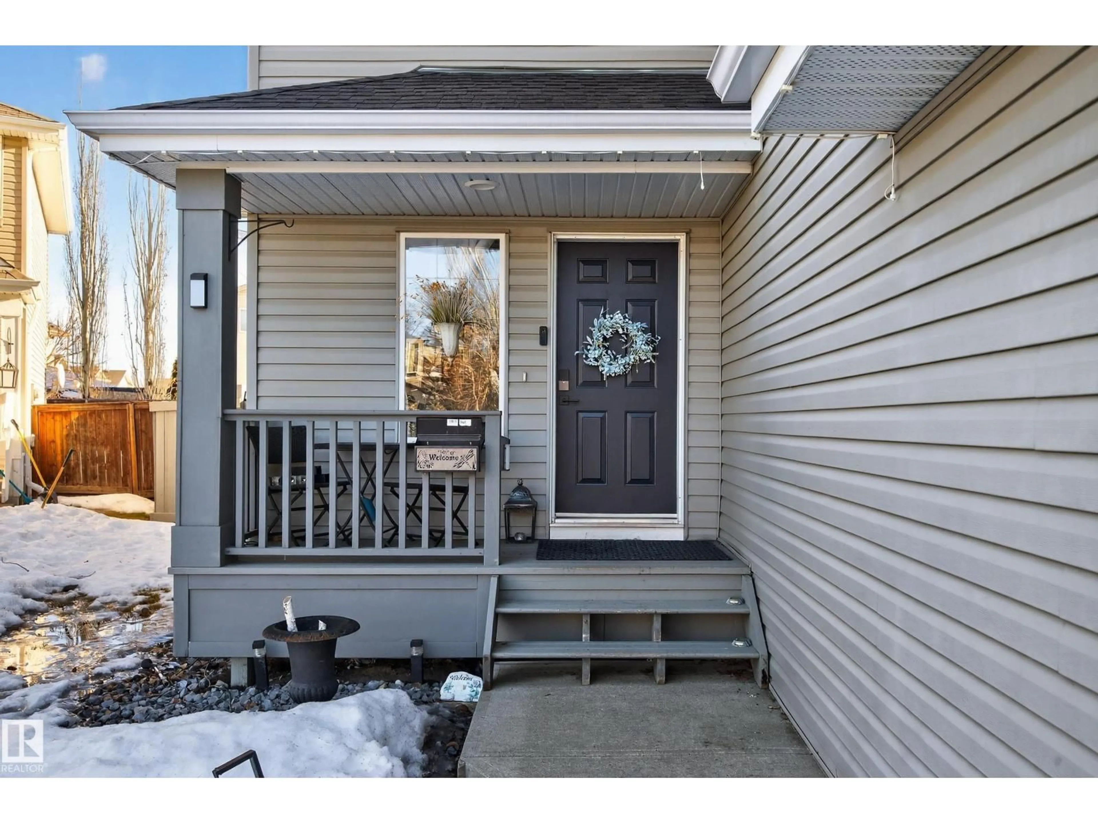 Indoor entryway for 9 EVERWOOD CL, St. Albert Alberta T8N7H1