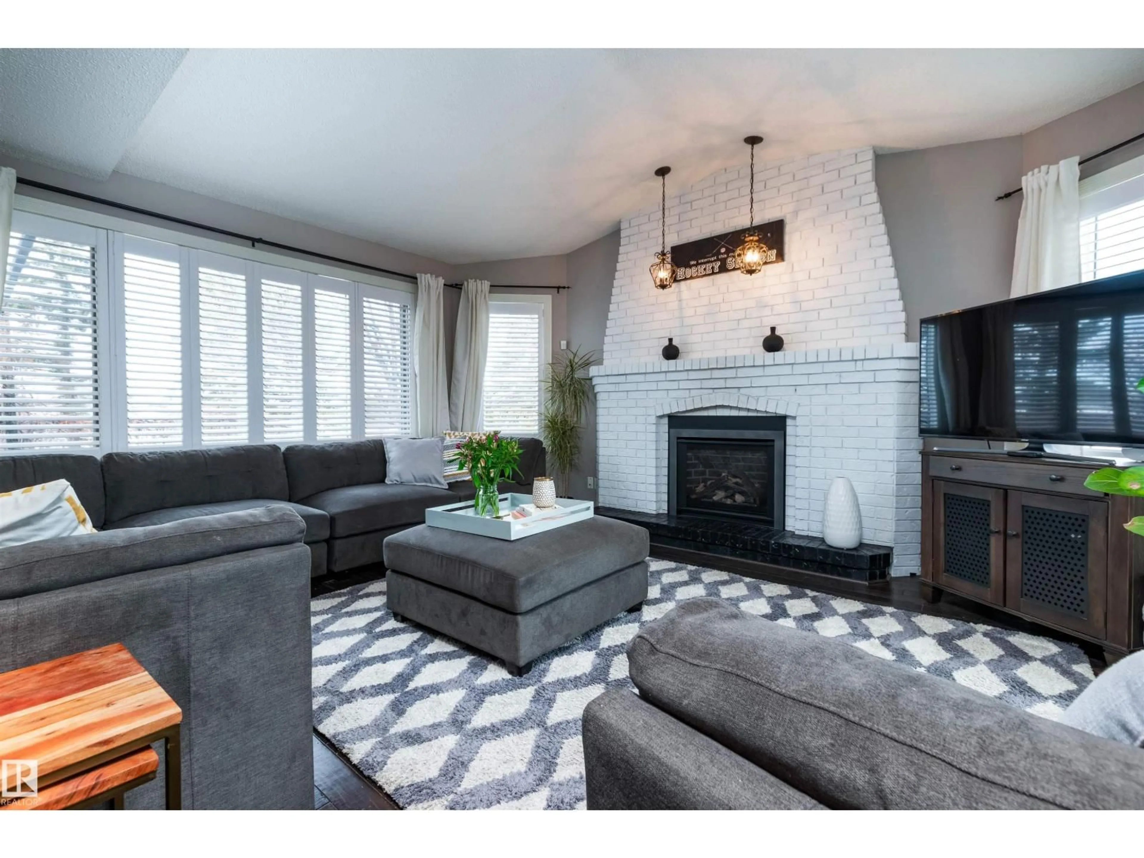 Living room with furniture, unknown for 730 ESTATE DR, Sherwood Park Alberta T8B1M4