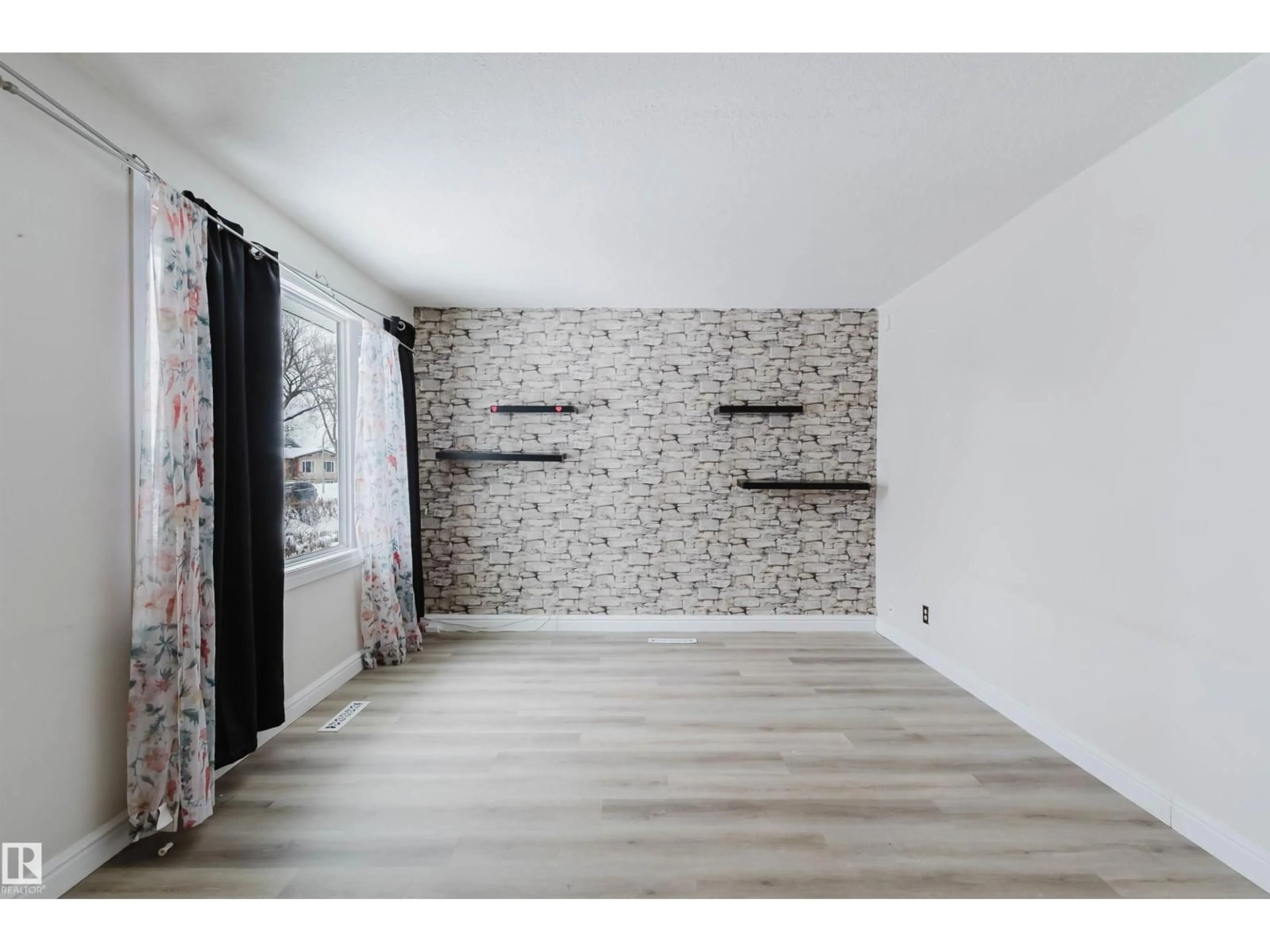 A pic of a room for 12026 104 ST NW, Edmonton Alberta T5G2L4