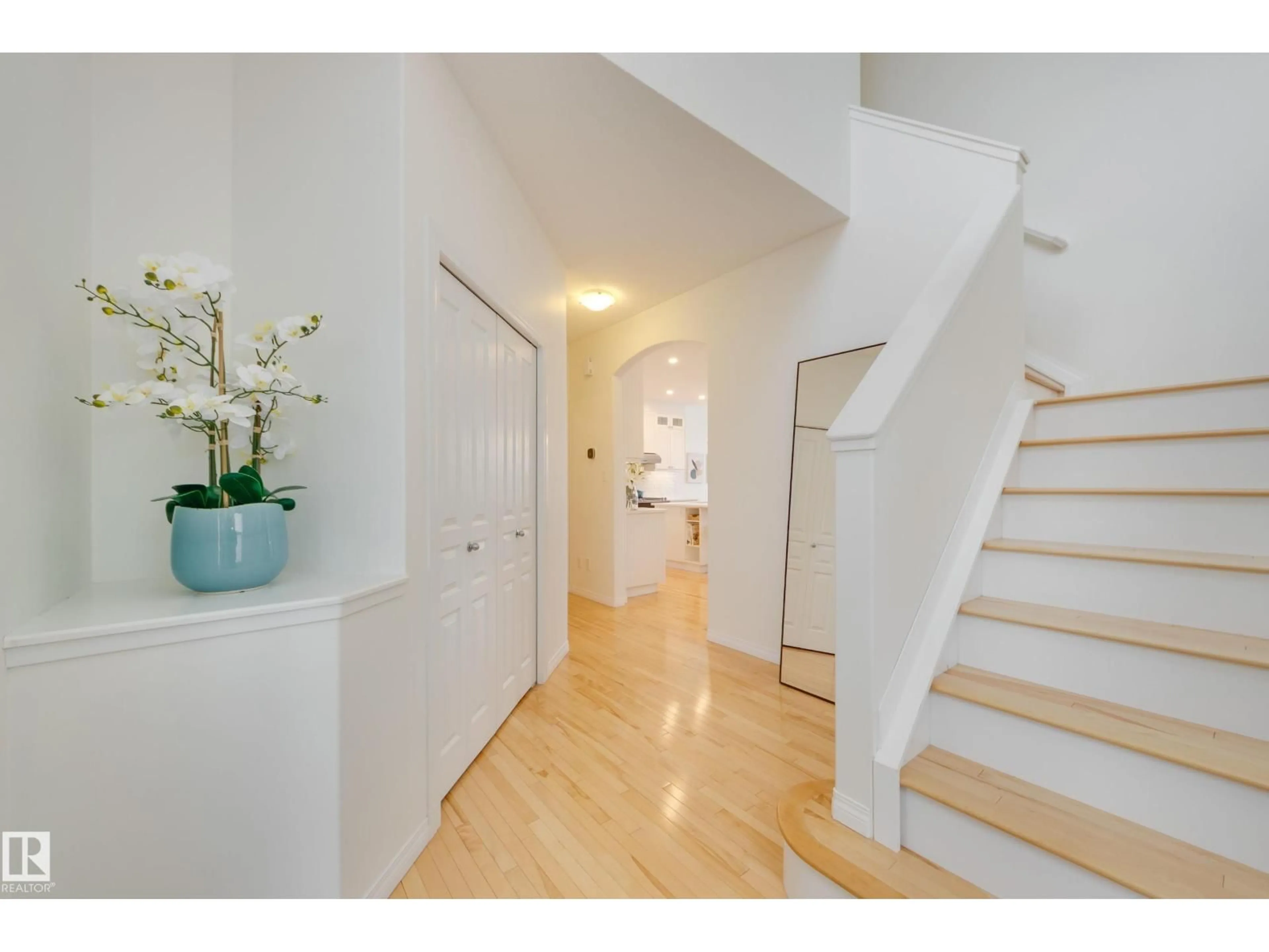 Unknown for 2532 BELL CO, Edmonton Alberta T6W1J9