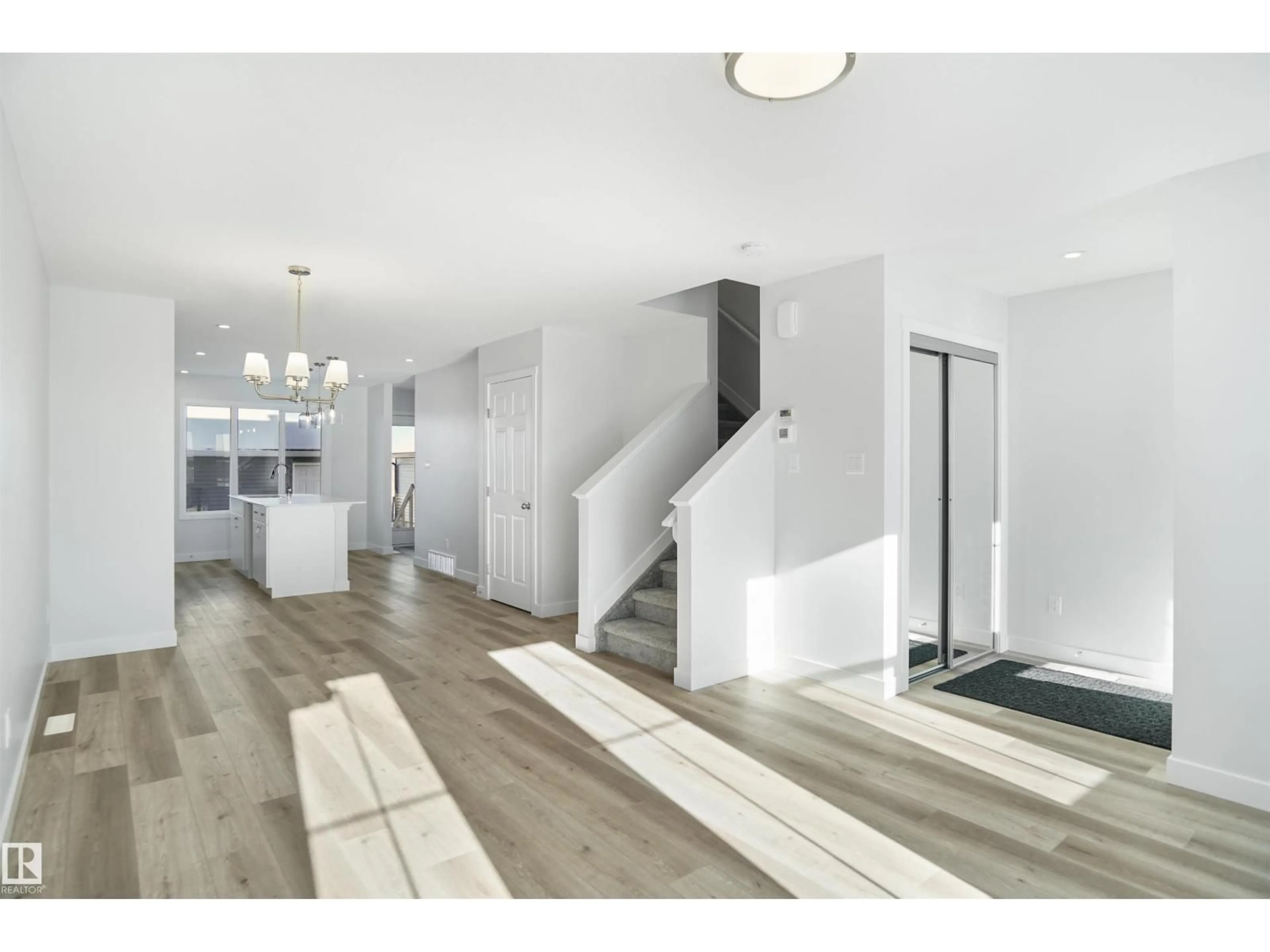 Indoor entryway for 204 SAVOY CR, Sherwood Park Alberta T8H1Z8