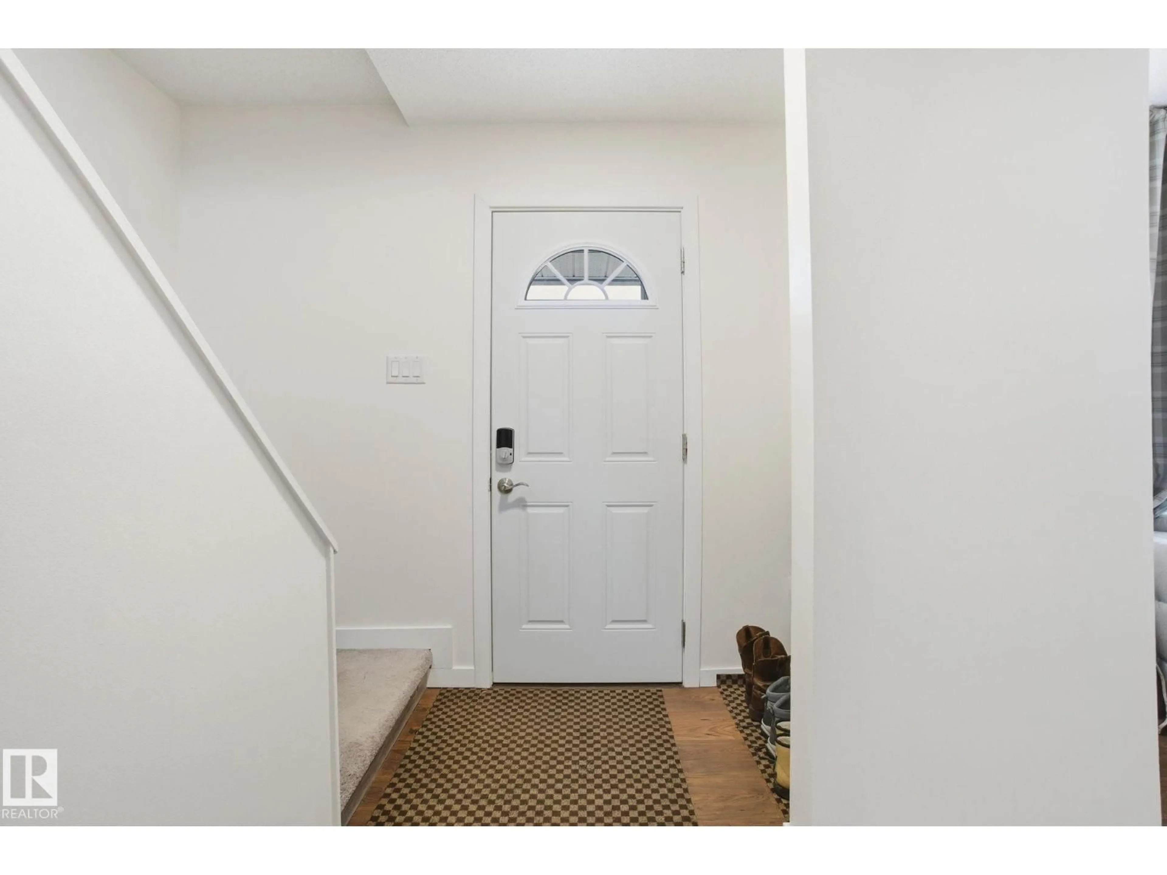 Indoor entryway for NW - 15016 51 ST, Edmonton Alberta T5A3N8