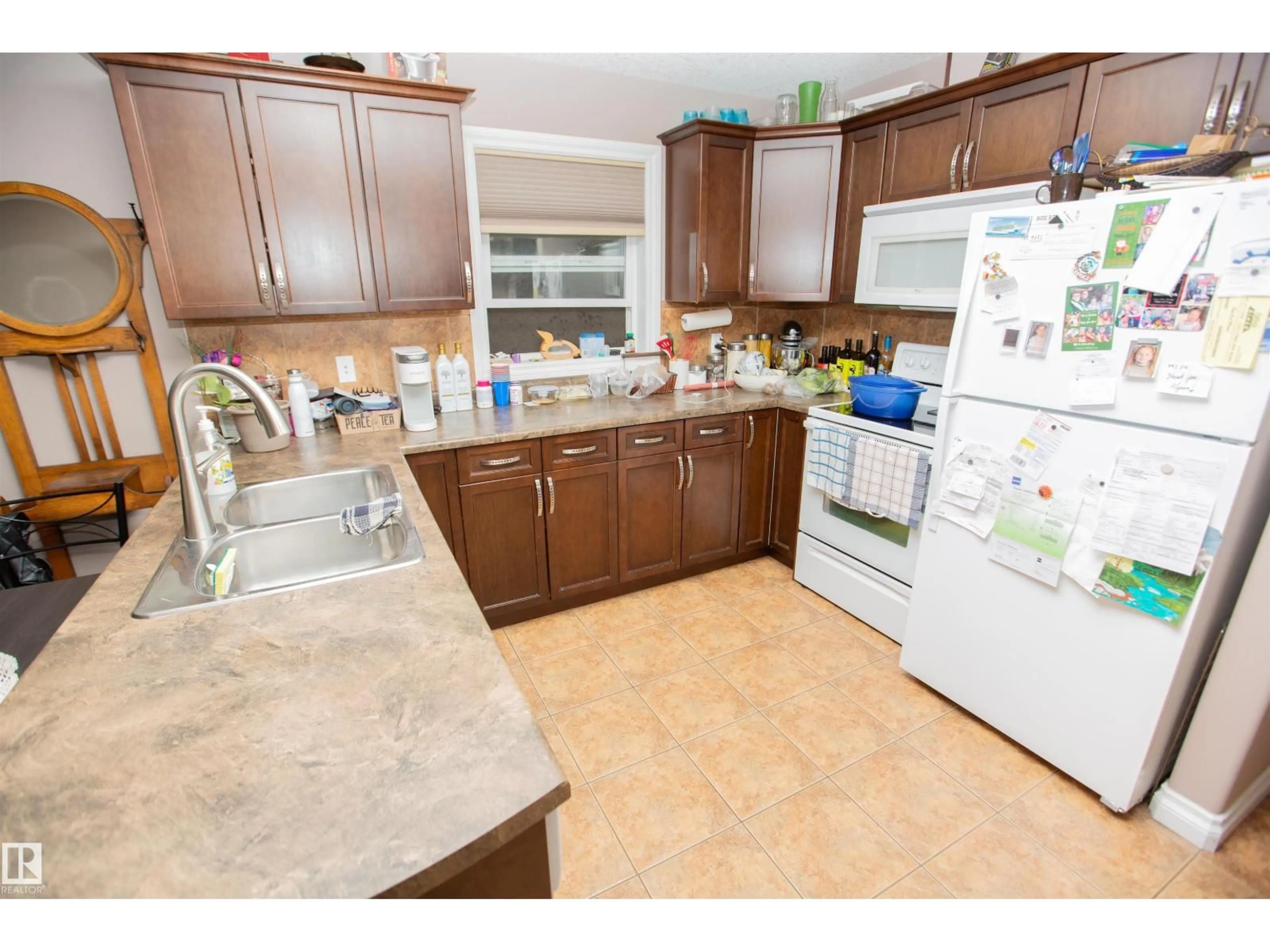 Standard kitchen, ceramic/tile floor for 12026 91 ST, Edmonton Alberta T5B4B8