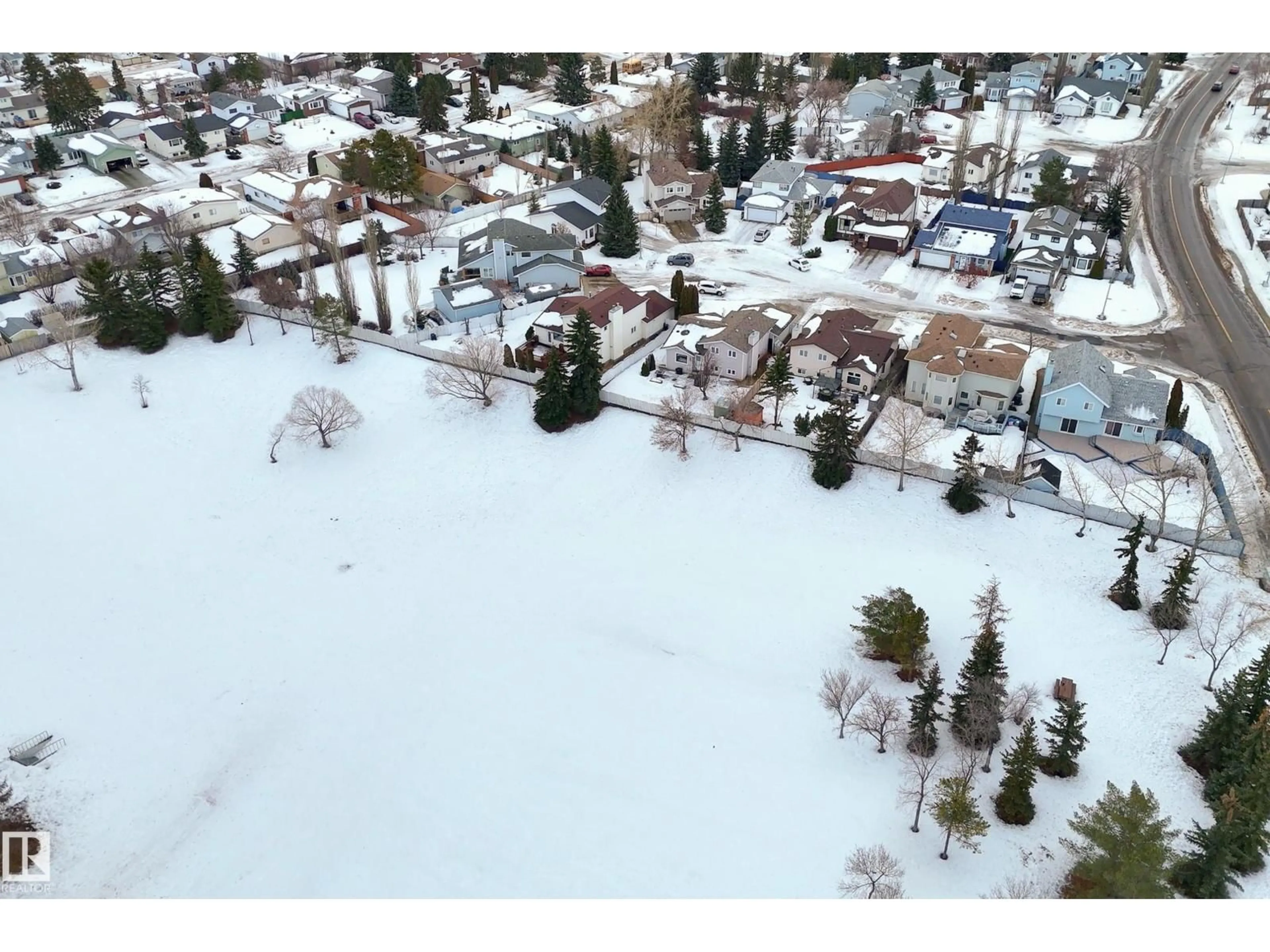 A pic from outside/outdoor area/front of a property/back of a property/a pic from drone, street for 18812 93 AV, Edmonton Alberta T5T4X4