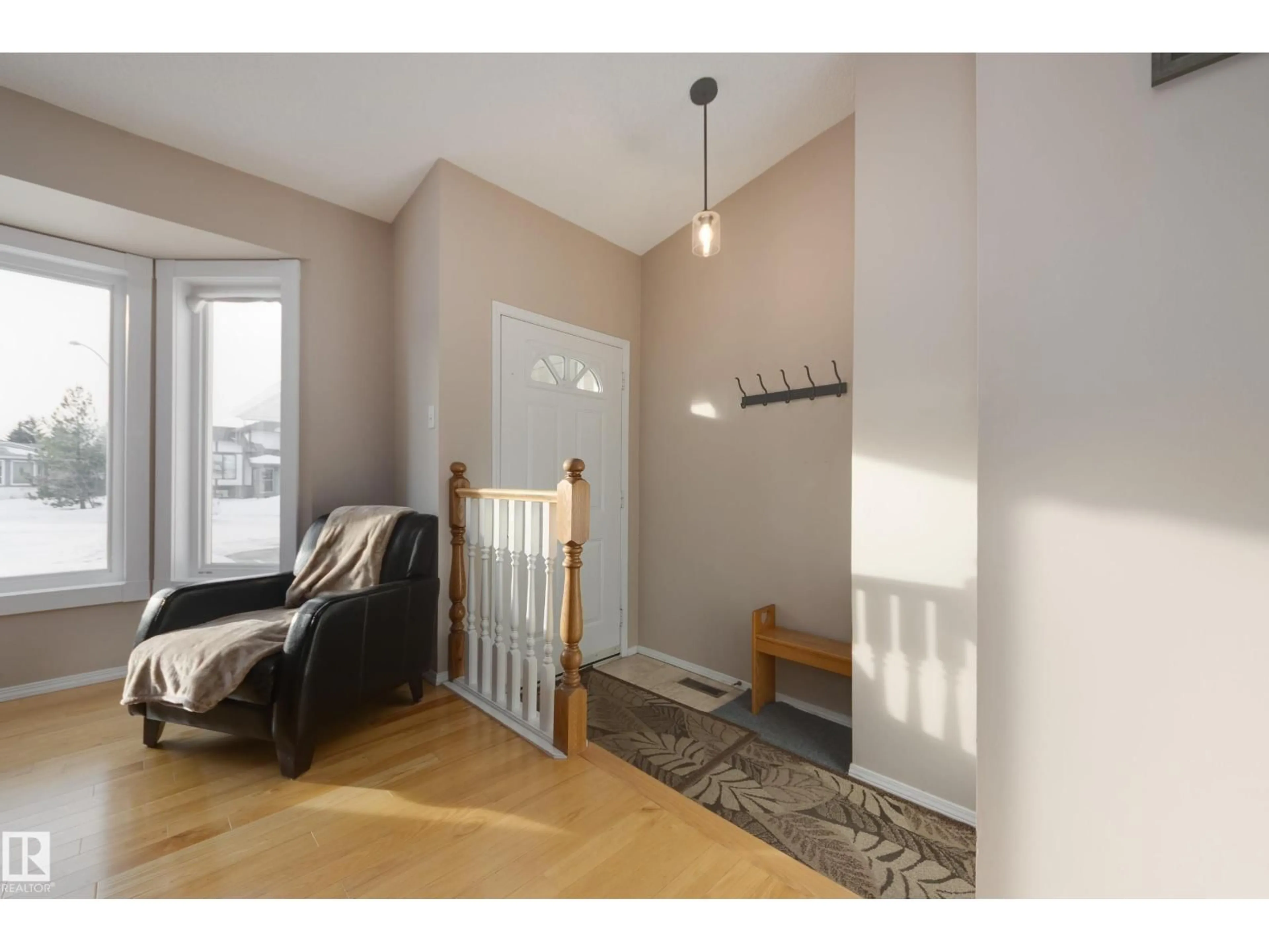 Indoor entryway for 18812 93 AV, Edmonton Alberta T5T4X4