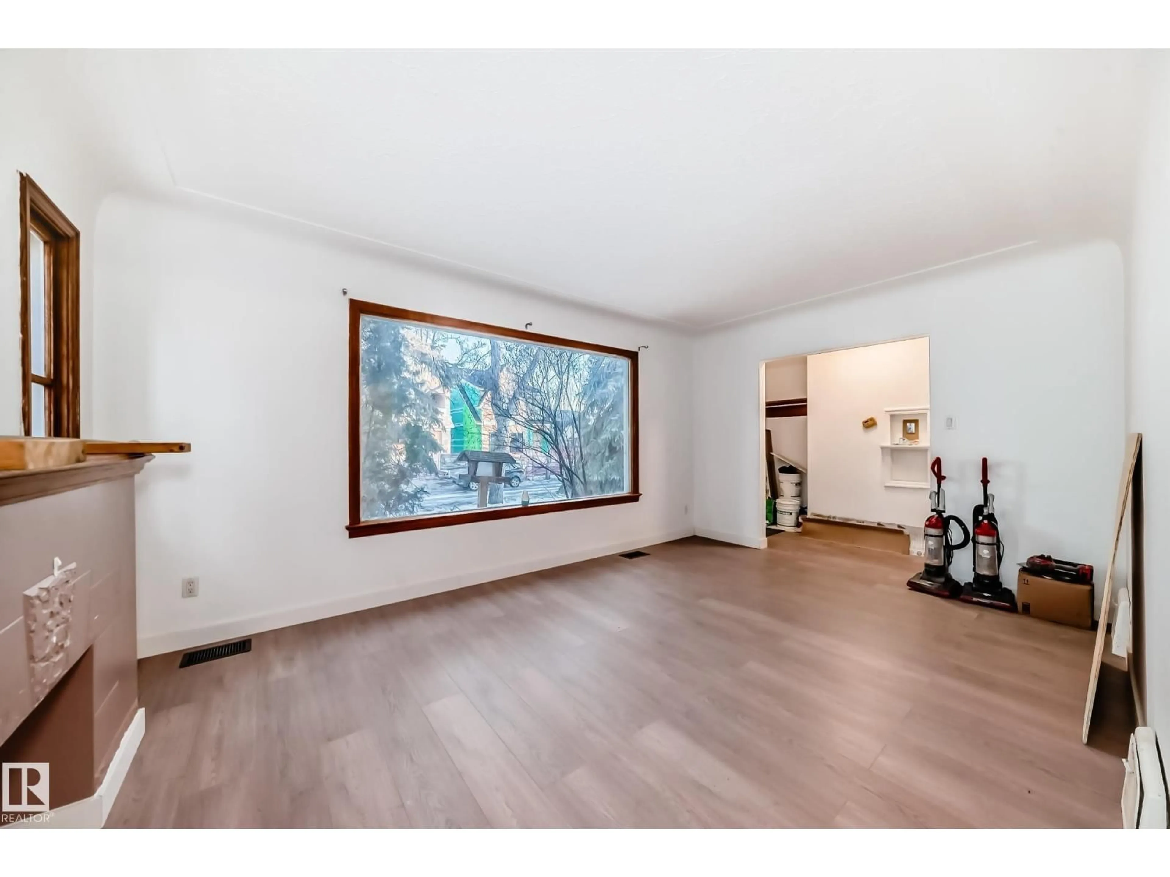 A pic of a room for NW - 13919 107A AVE, Edmonton Alberta T5M2A8