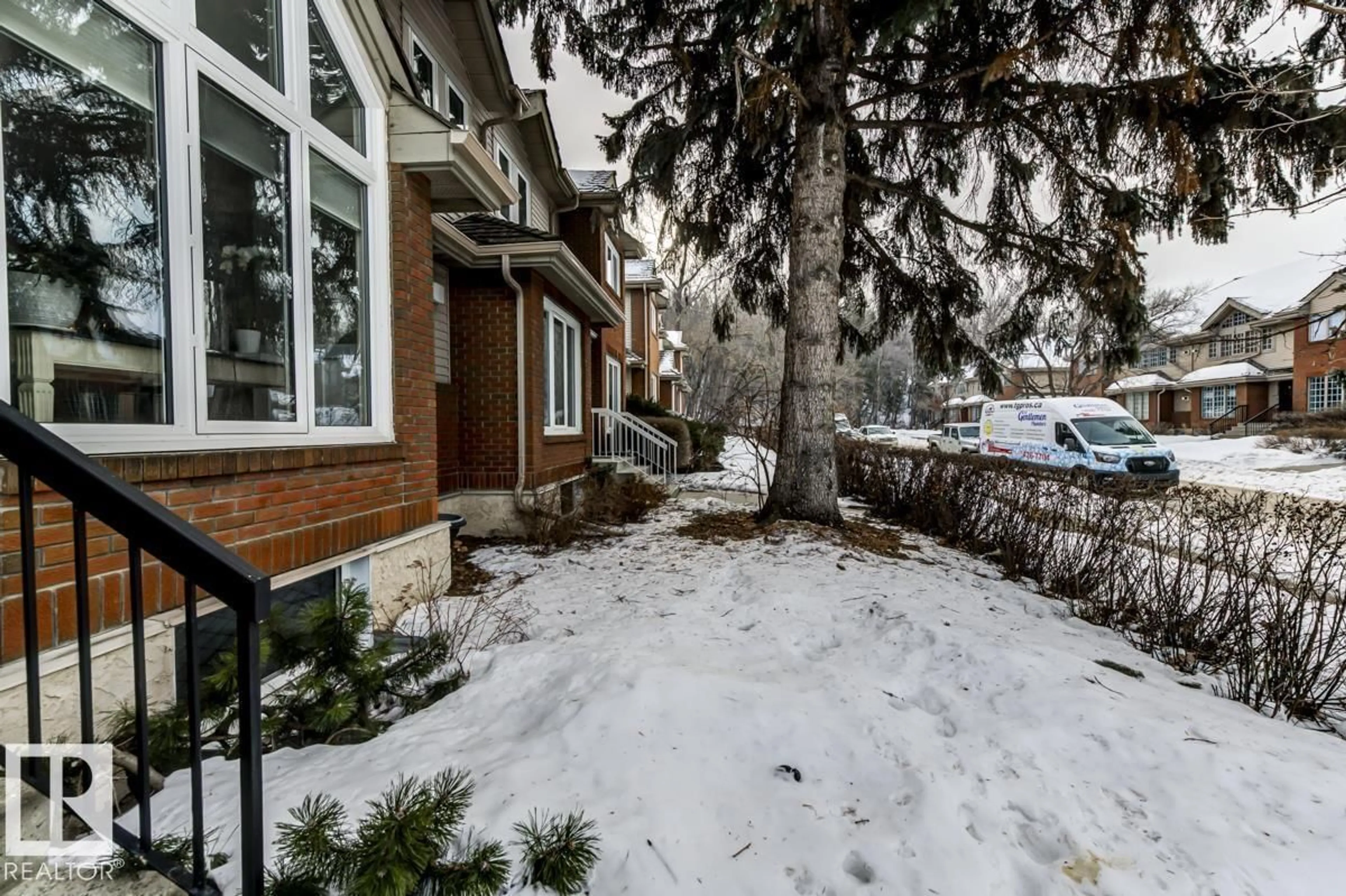 Patio, street for NW - 9743 91 ST, Edmonton Alberta T6C3P8