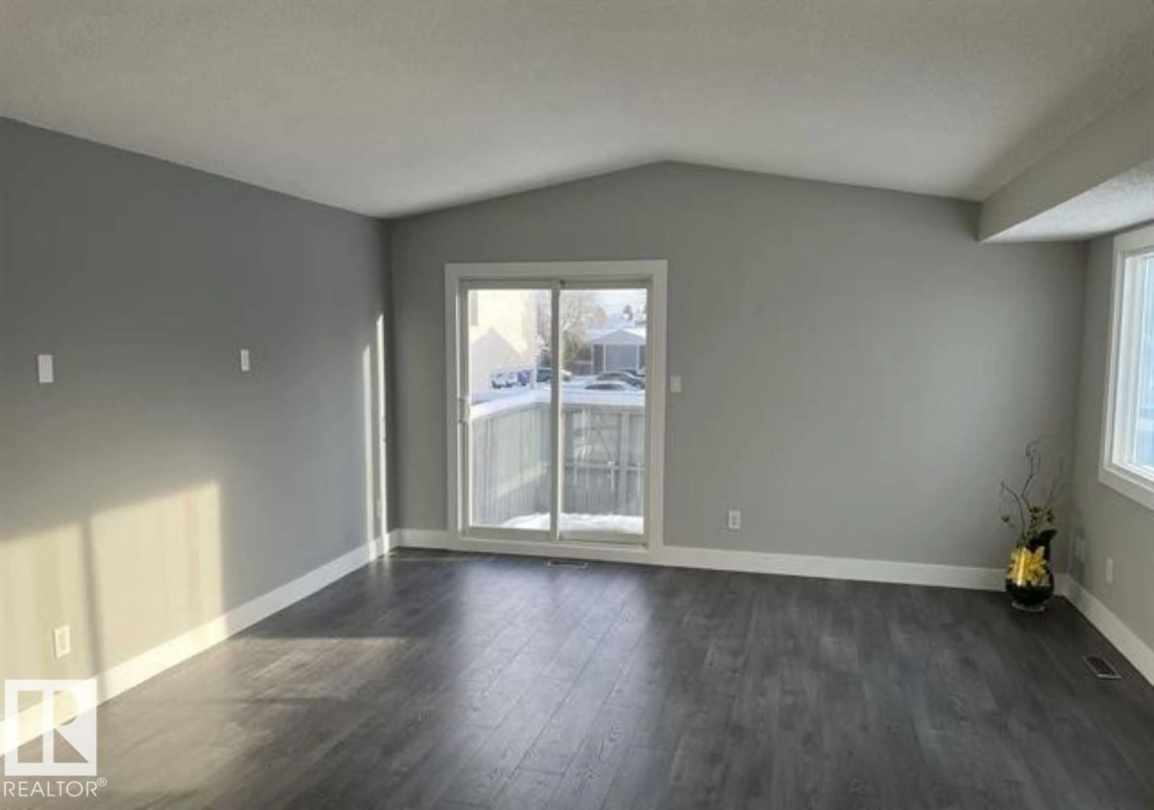 A pic of a room for 554 WILLOW CT, Edmonton Alberta T5T2K7