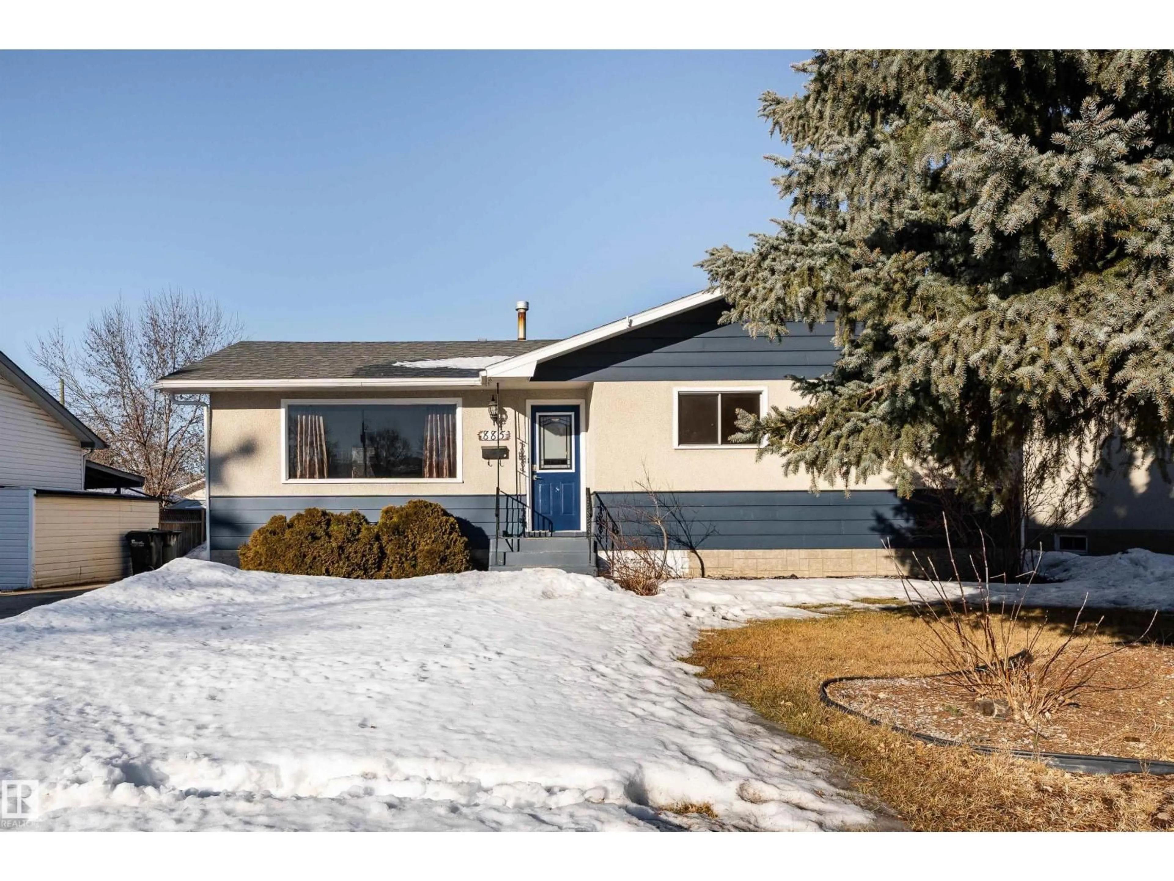 Home with vinyl exterior material, street for 885 JUNIPER AV, Sherwood Park Alberta T8A1C4