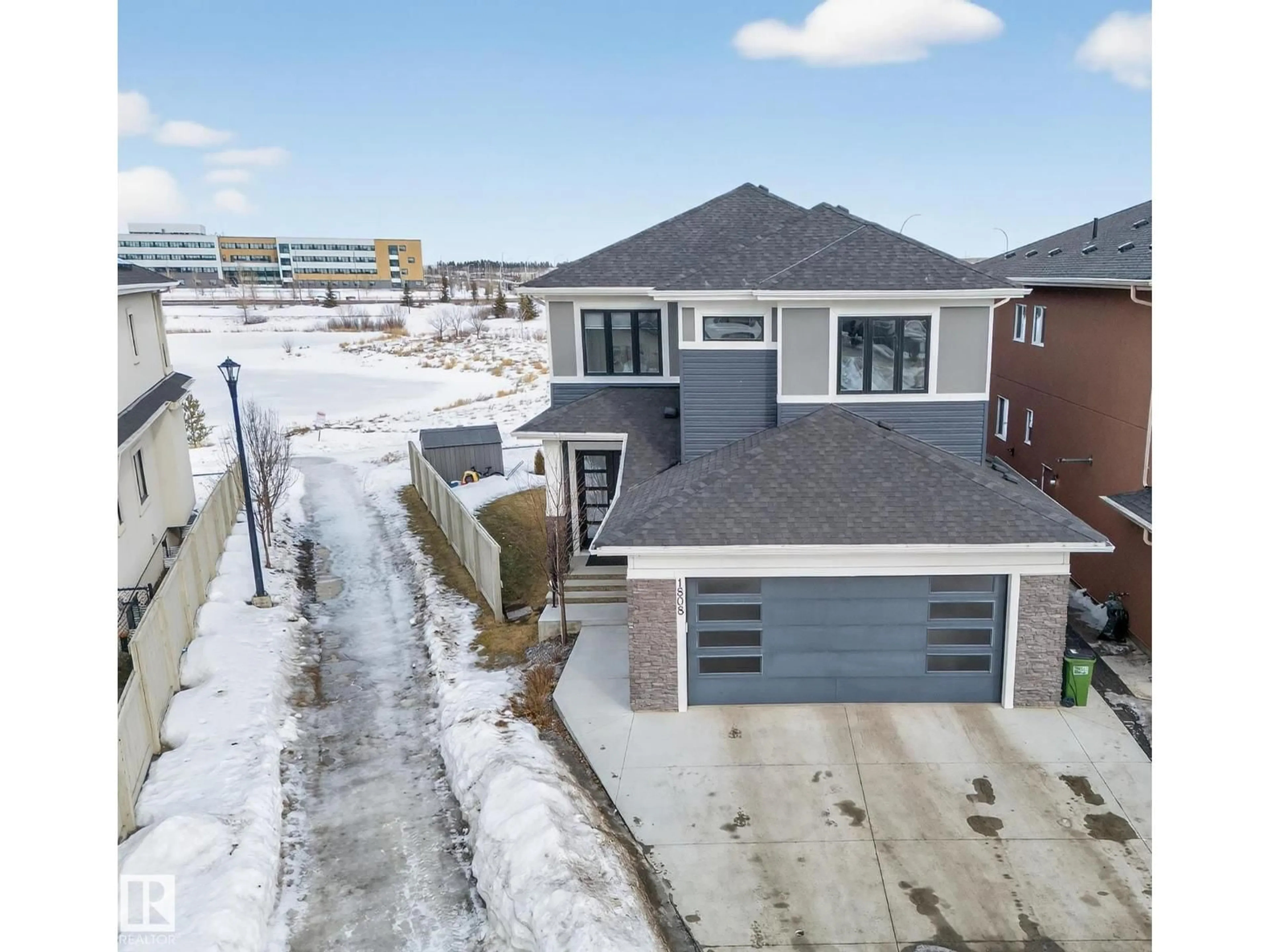 A pic from outside/outdoor area/front of a property/back of a property/a pic from drone, street for NW - 1808 20 AV, Edmonton Alberta T6T2K9