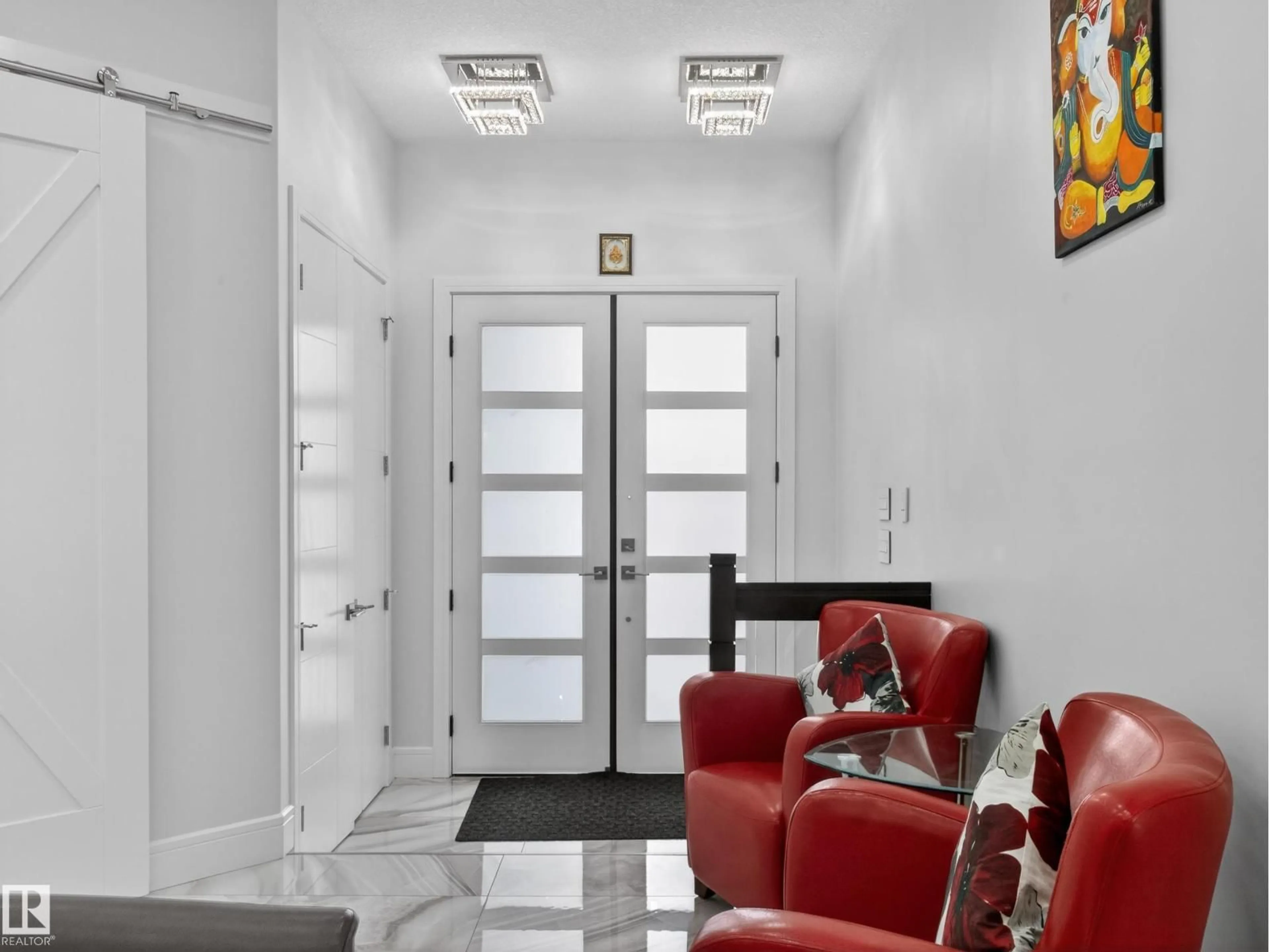 Indoor foyer for NW - 1808 20 AV, Edmonton Alberta T6T2K9