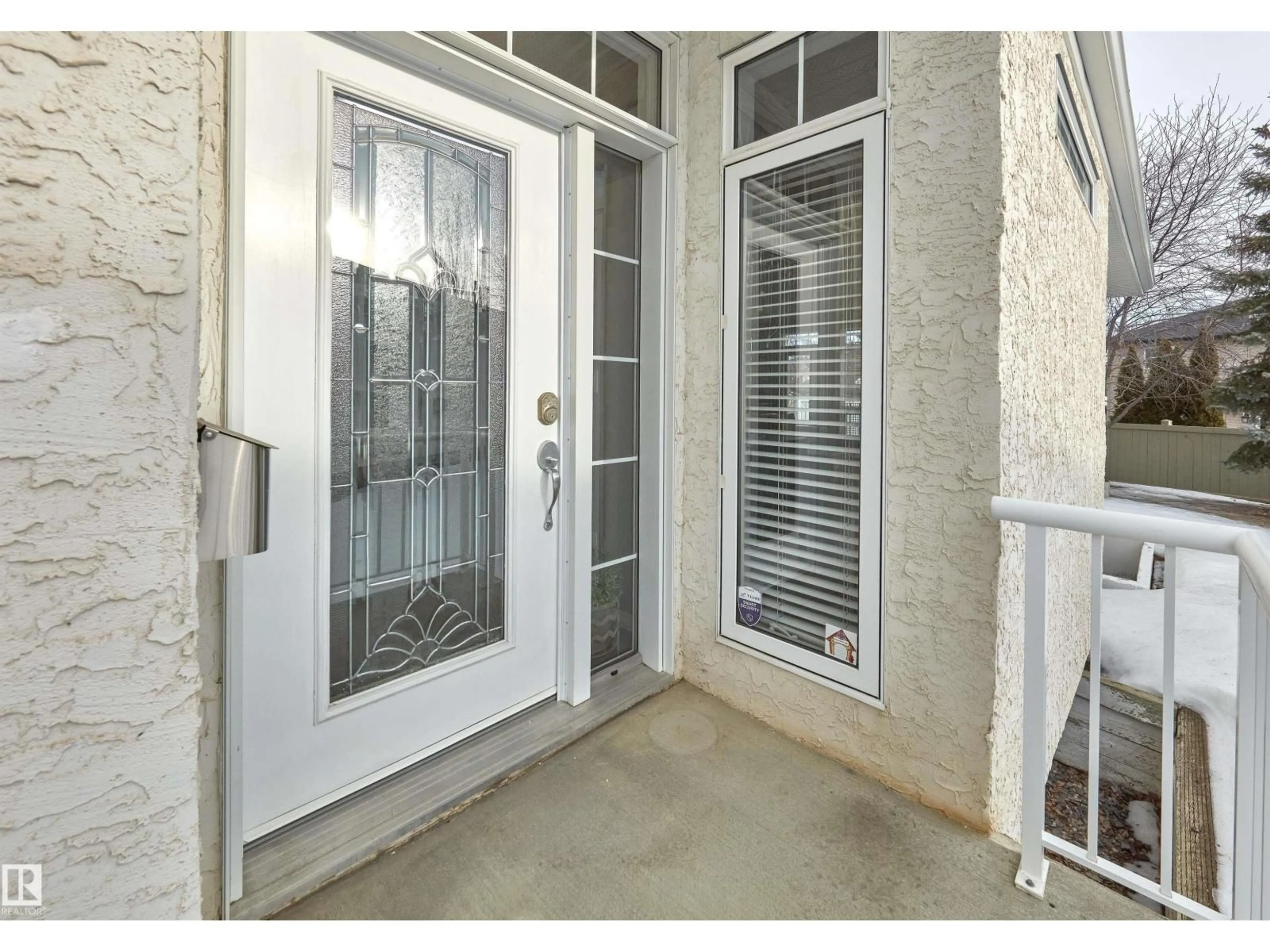 Indoor entryway for 2218 LEGER CT, Edmonton Alberta T6R3N3