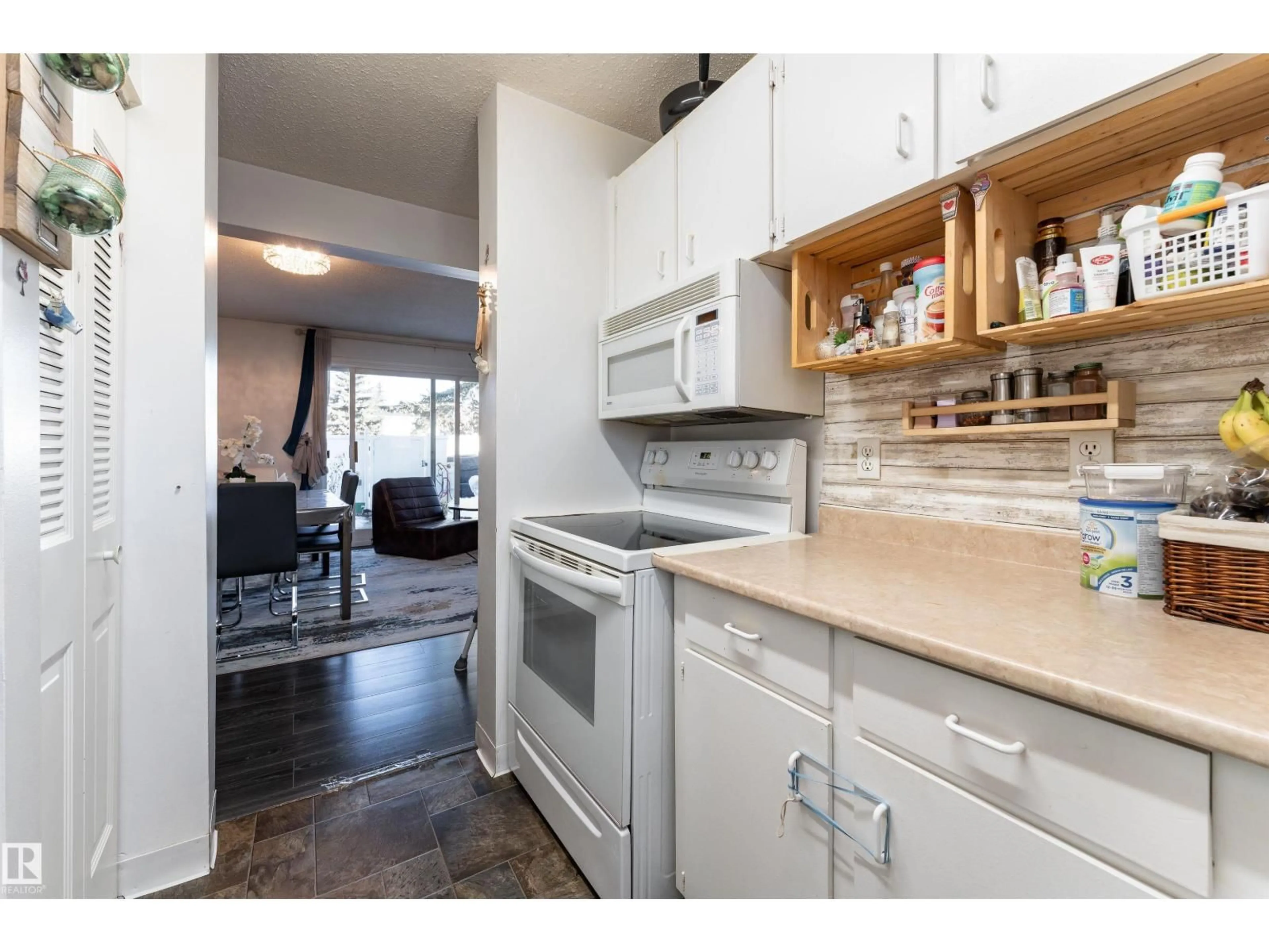 Standard kitchen, unknown for 11454 139 AV, Edmonton Alberta T5X3L3