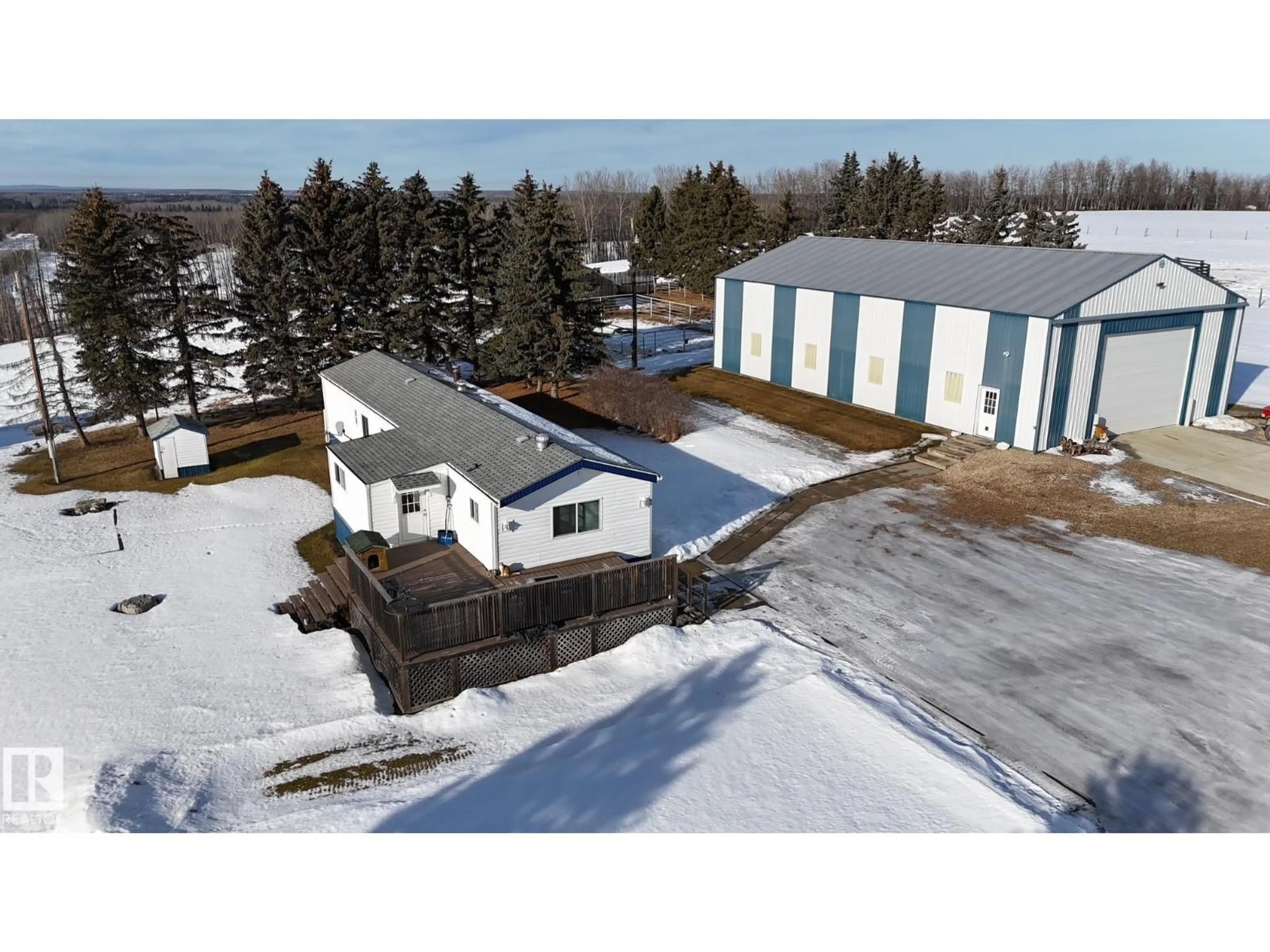 A pic from outside/outdoor area/front of a property/back of a property/a pic from drone, building for 8112 TWP RD 504, Rural Brazeau County Alberta T7A1R5