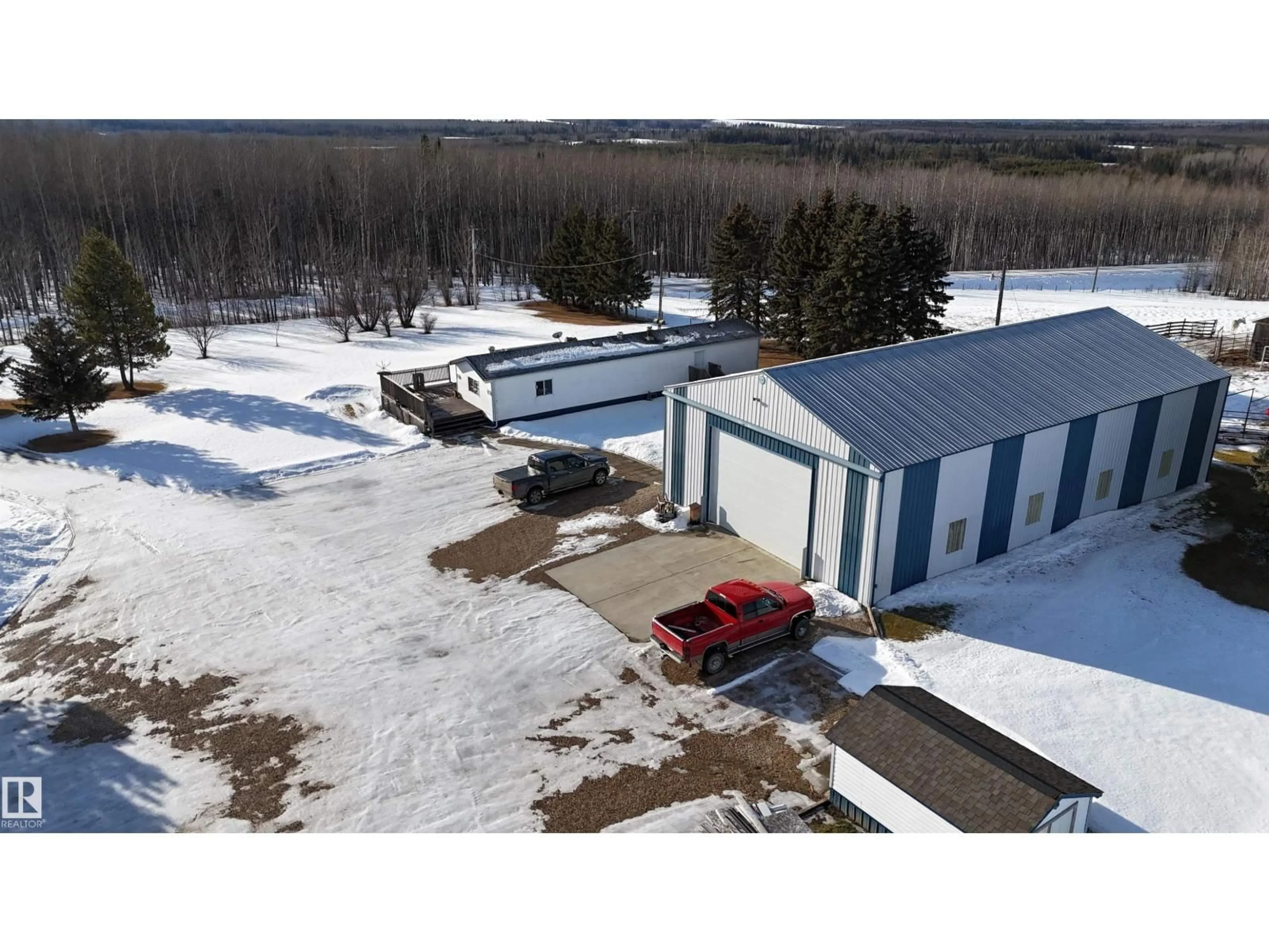 A pic from outside/outdoor area/front of a property/back of a property/a pic from drone, building for 8112 TWP RD 504, Rural Brazeau County Alberta T7A1R5